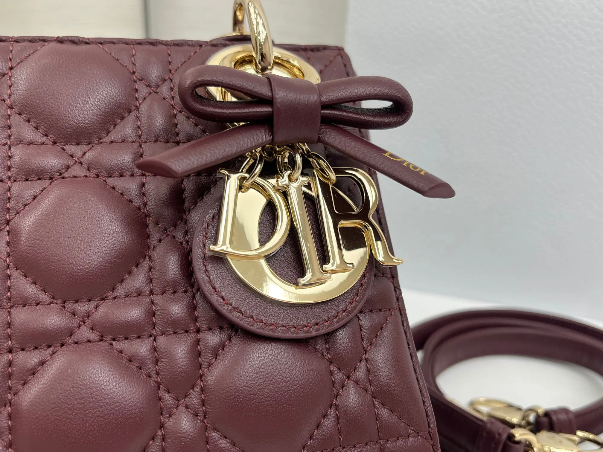 Dior Lady Dior Lady 酒红链条包 藤格手提