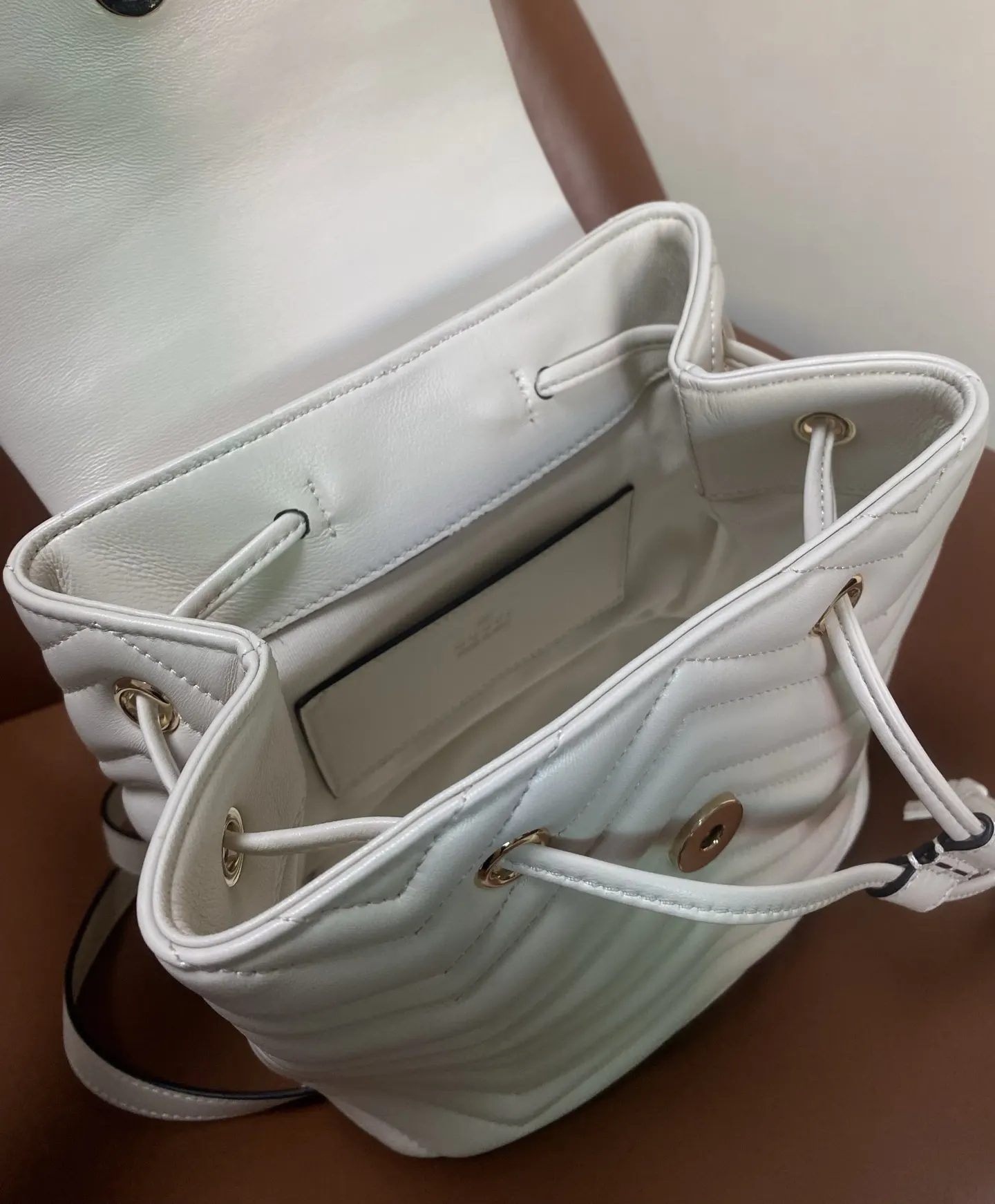 Gucci Marmont 白色 羊皮 雙肩包 实用雙肩款