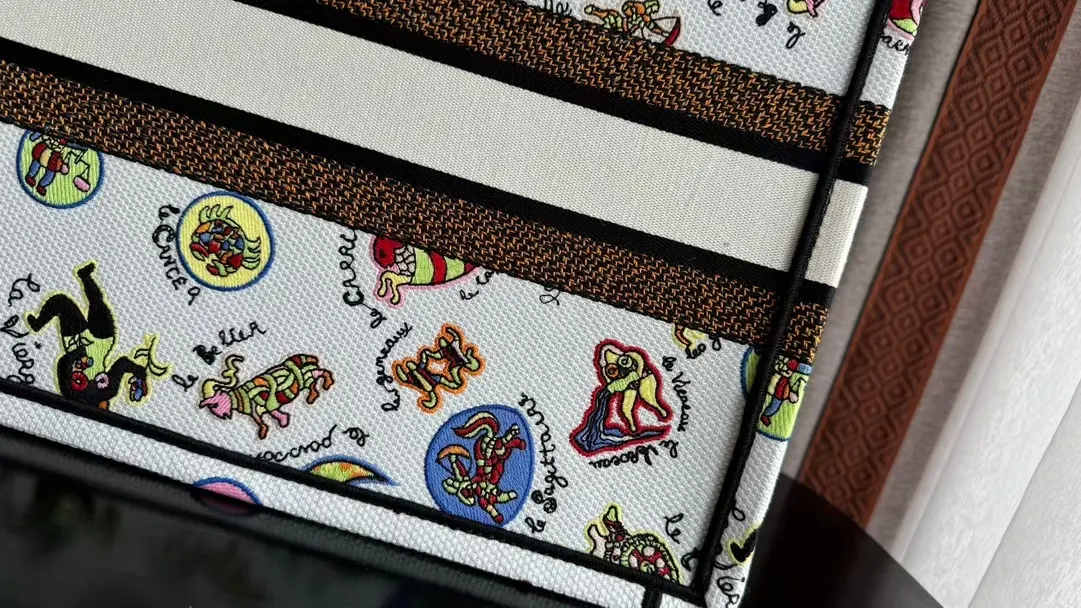 Book Tote 黑色 金色 托特包 大容量托特款