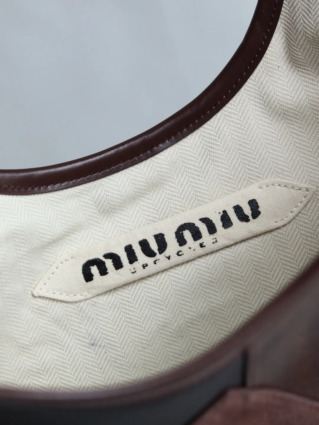 Miu 小牛皮 托特包 大容量托特款(數字12) Miu 小牛皮 托特包 大容量托特款(數字12)