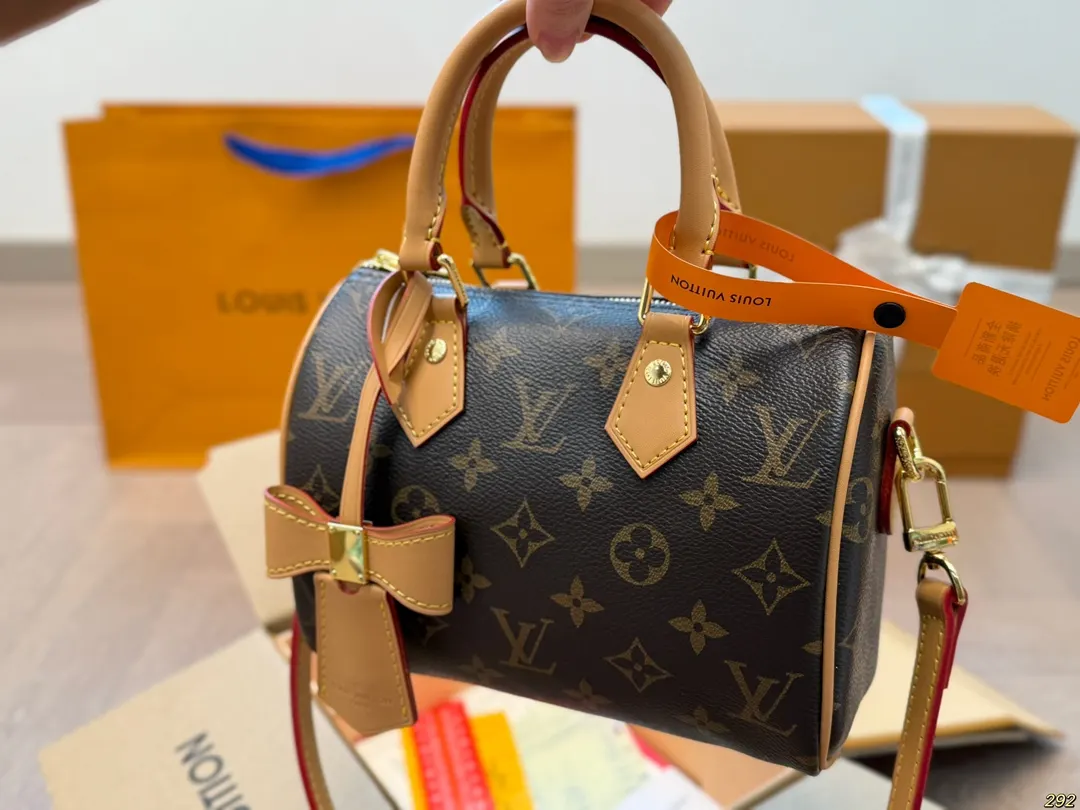 LV Speedy 老花 斜背包 輕便斜挎款(數字9) LV Speedy 老花 斜背包 輕便斜挎款(數字9)
