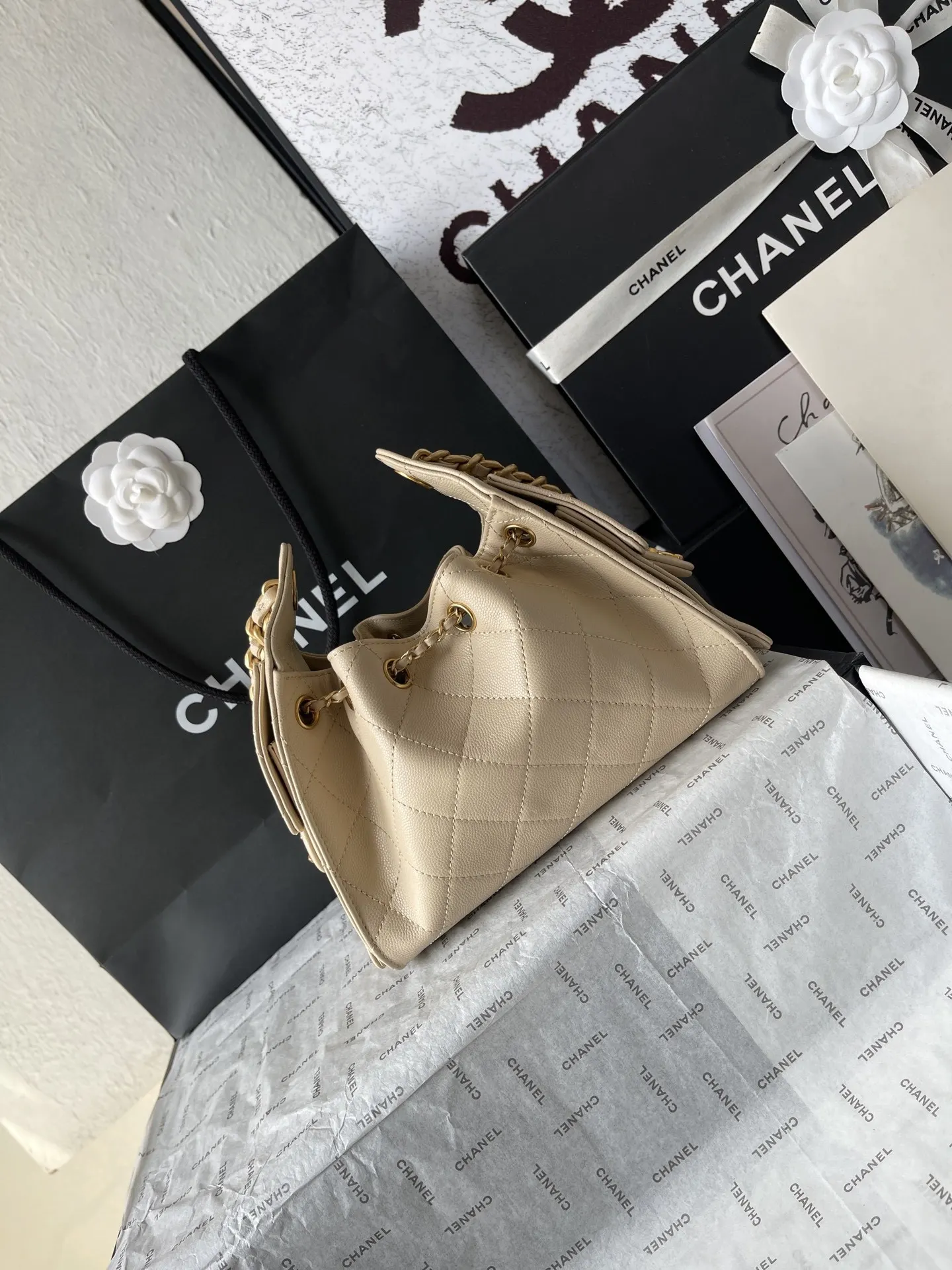 CHANEL 白色 金色 小牛皮 腋下包 复古腋下背款