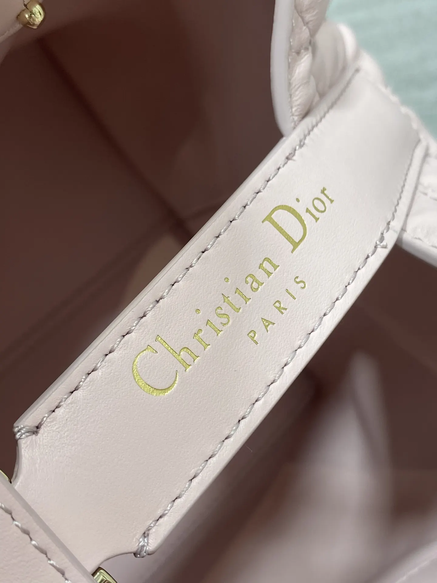 Dior Toujours 粉色小牛皮手袋 手提斜挎(數字6) Dior Toujours 粉色小牛皮手袋 手提斜挎(數字6)