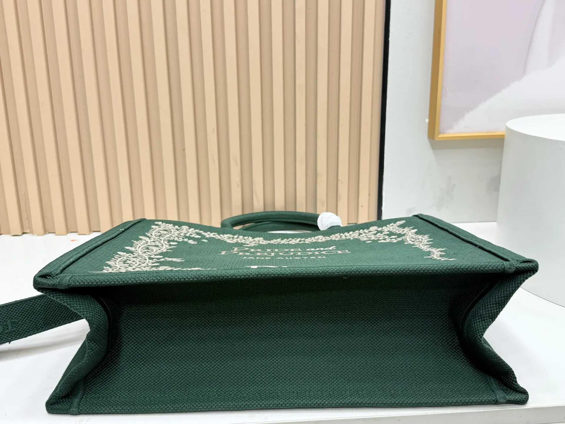 Dior Book Tote 帆布 托特包 大容量托特款(數字9) Dior Book Tote 帆布 托特包 大容量托特款(數字9)