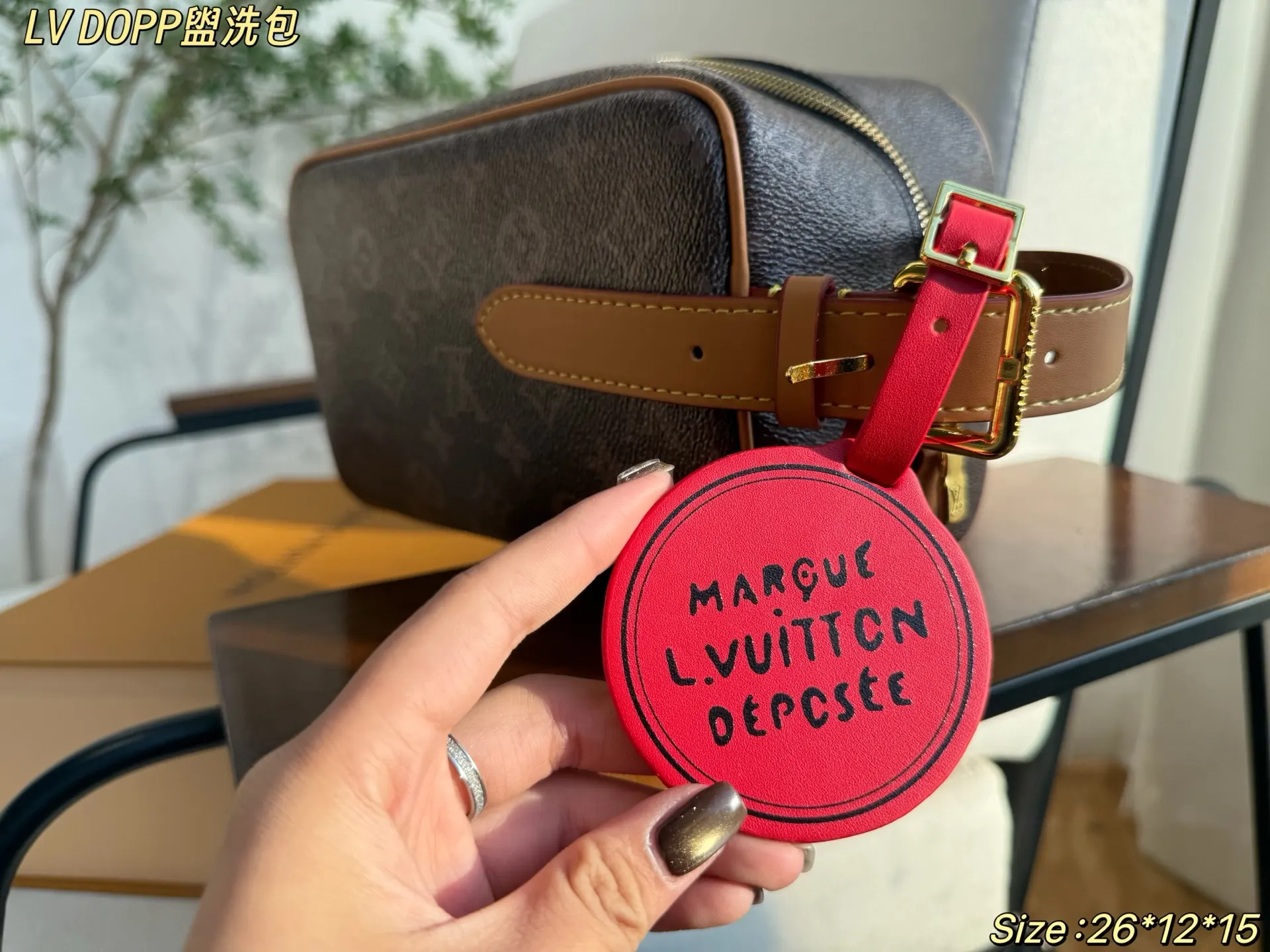 包 包洗漱包 又出一 收纳 同样也是容量惊人 化妆包 便携收纳款