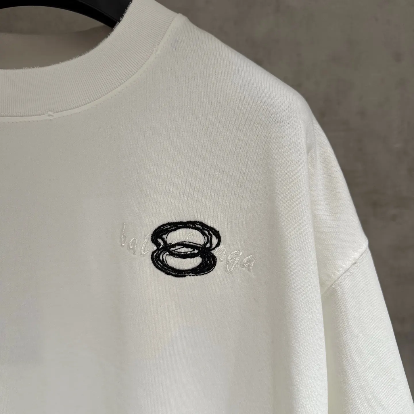 Balenciaga 25SS 刺绣 纯棉 短袖T恤 街头休闲款