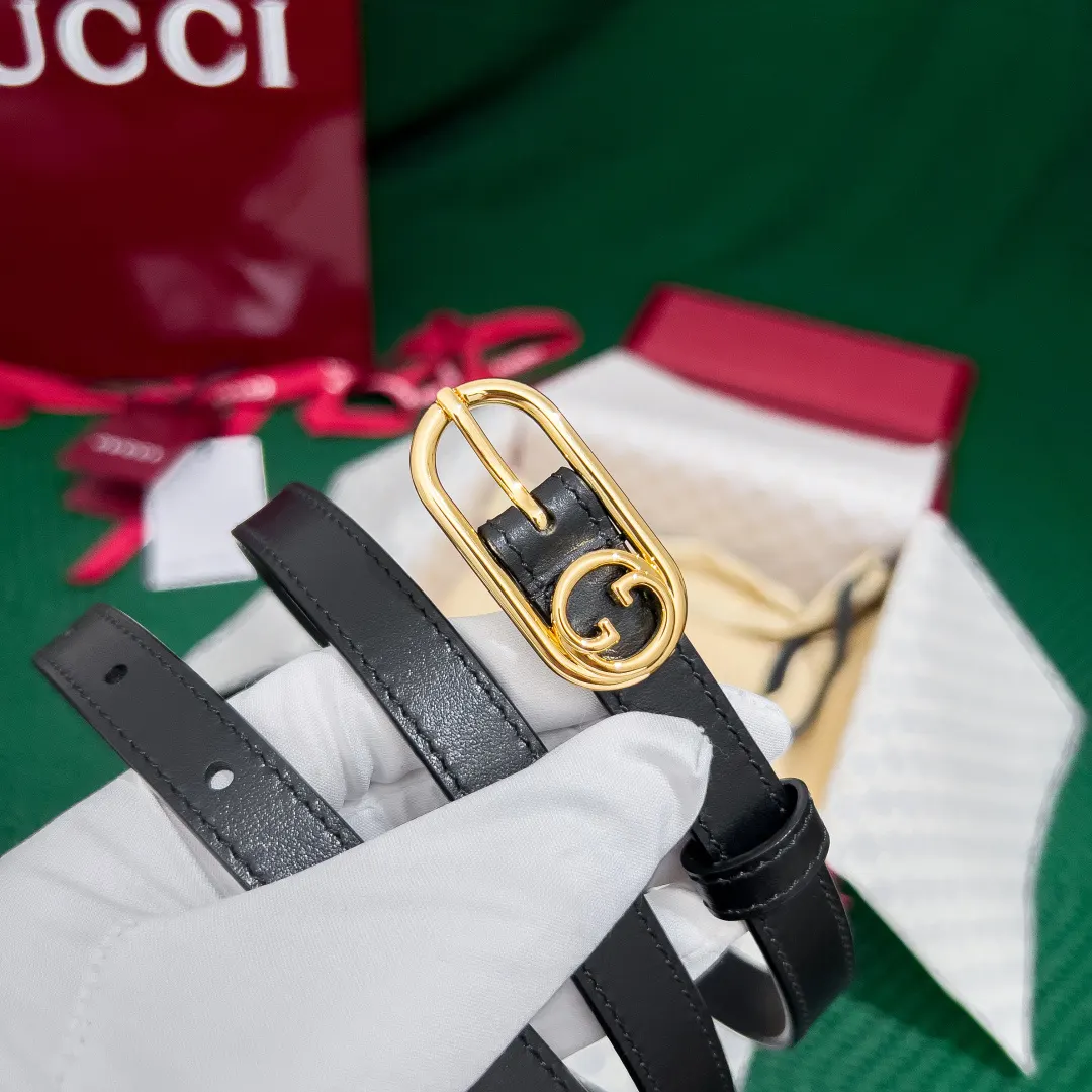 Gucci 双G扣牛皮腰带