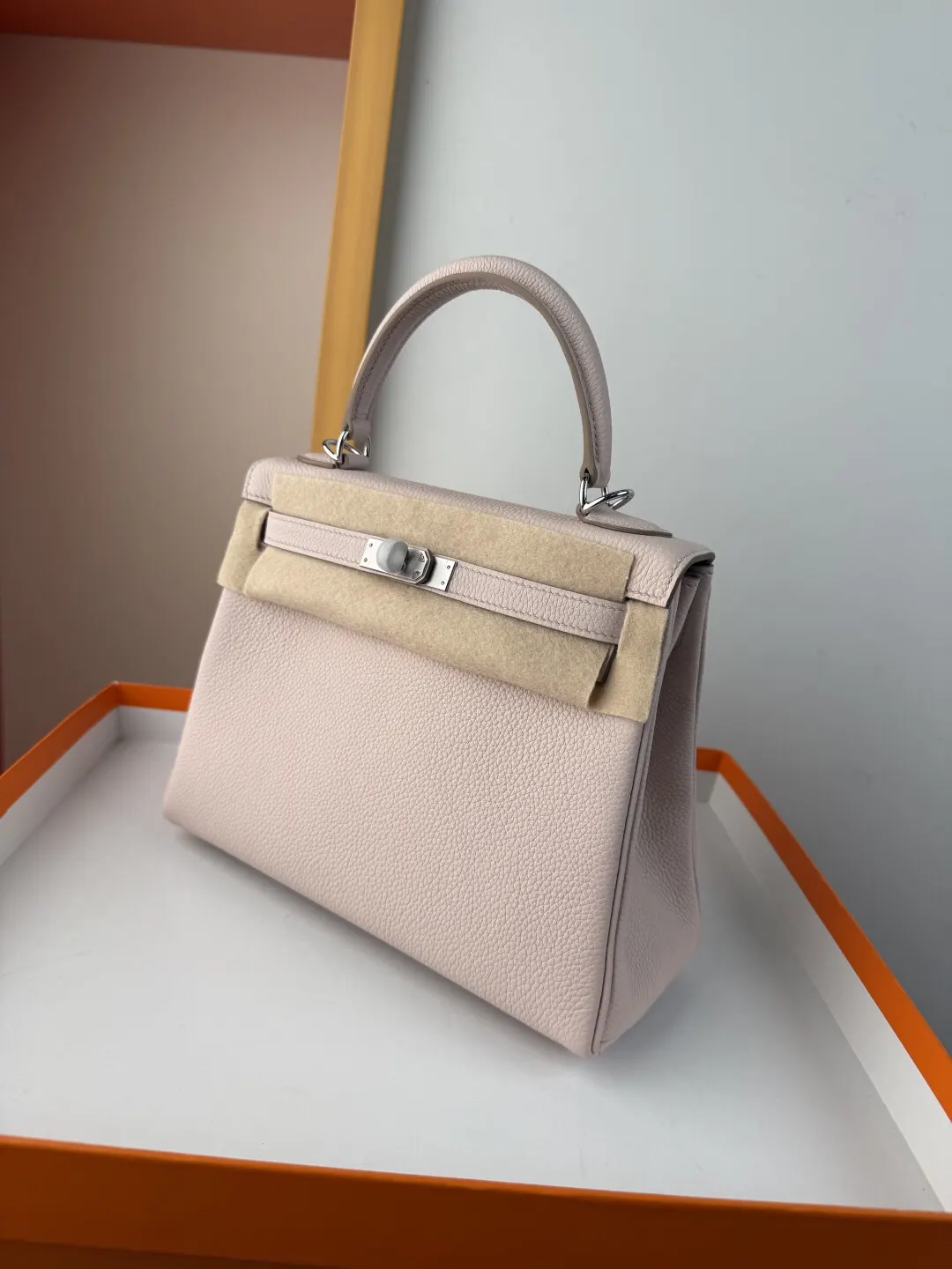 Hermès Kelly Top Handle Bag Classic Leather