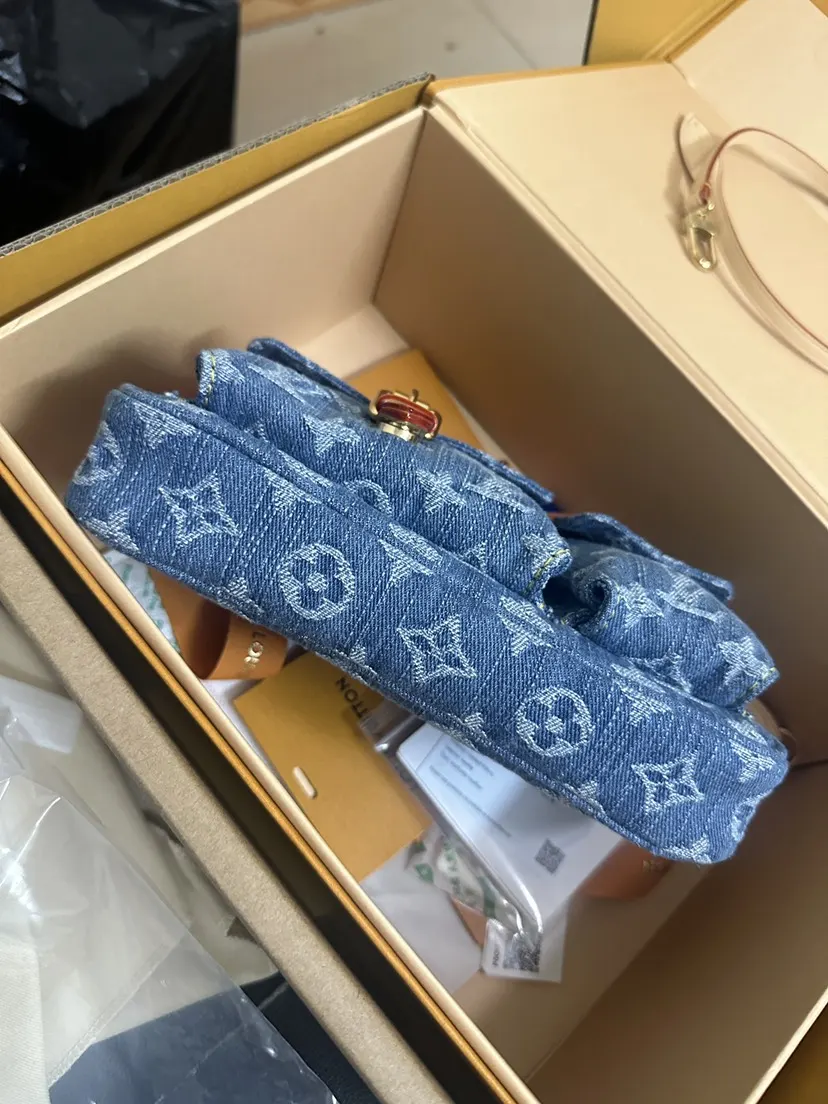蓝色 POCHETTE ACCE 腋下包 复古腋下背款