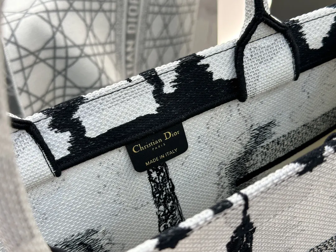 白色 白色巴黎铁塔中号 巴黎铁塔 图案细腻的刺繡復古精致 托特包 大容量托特款