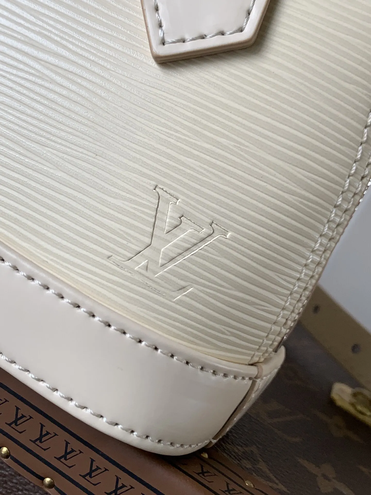 LV Alma 黑白配色 貝殼包(數字5) LV Alma 黑白配色 貝殼包(數字5)