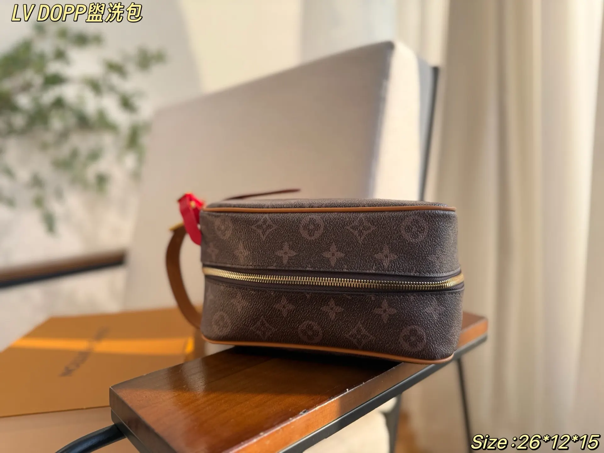 包 包洗漱包 又出一 收纳 同样也是容量惊人 化妆包 便携收纳款