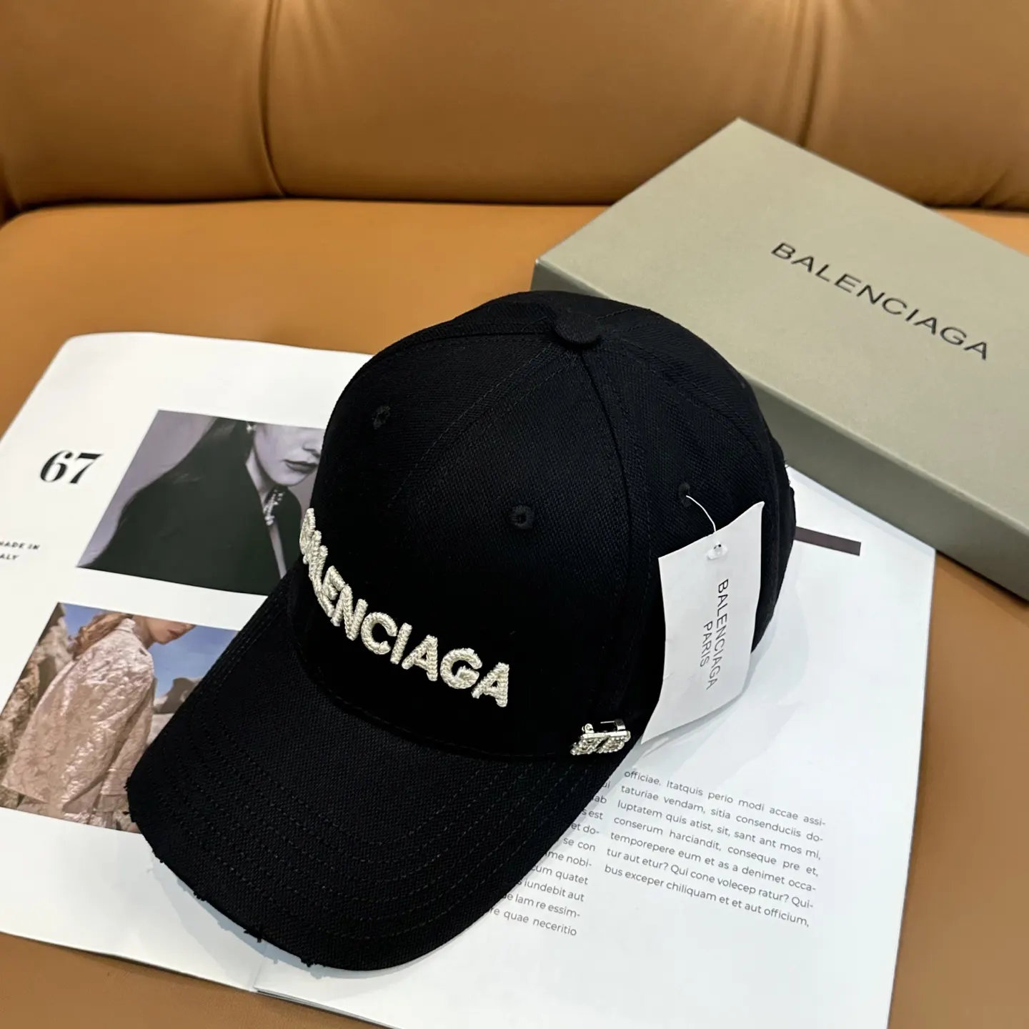 Balenciaga 棒球帽 精致搭配