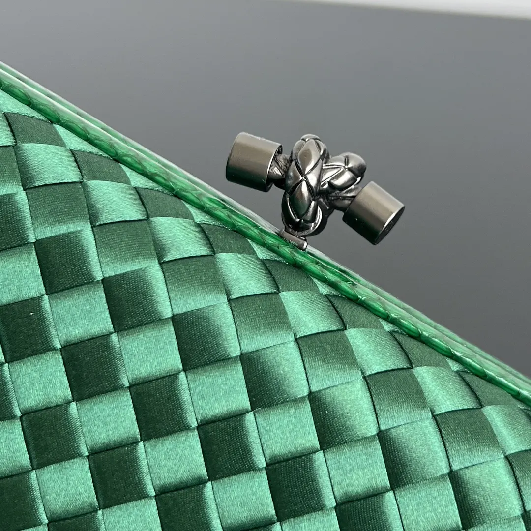Bottega Veneta 化妝包 便携收納款