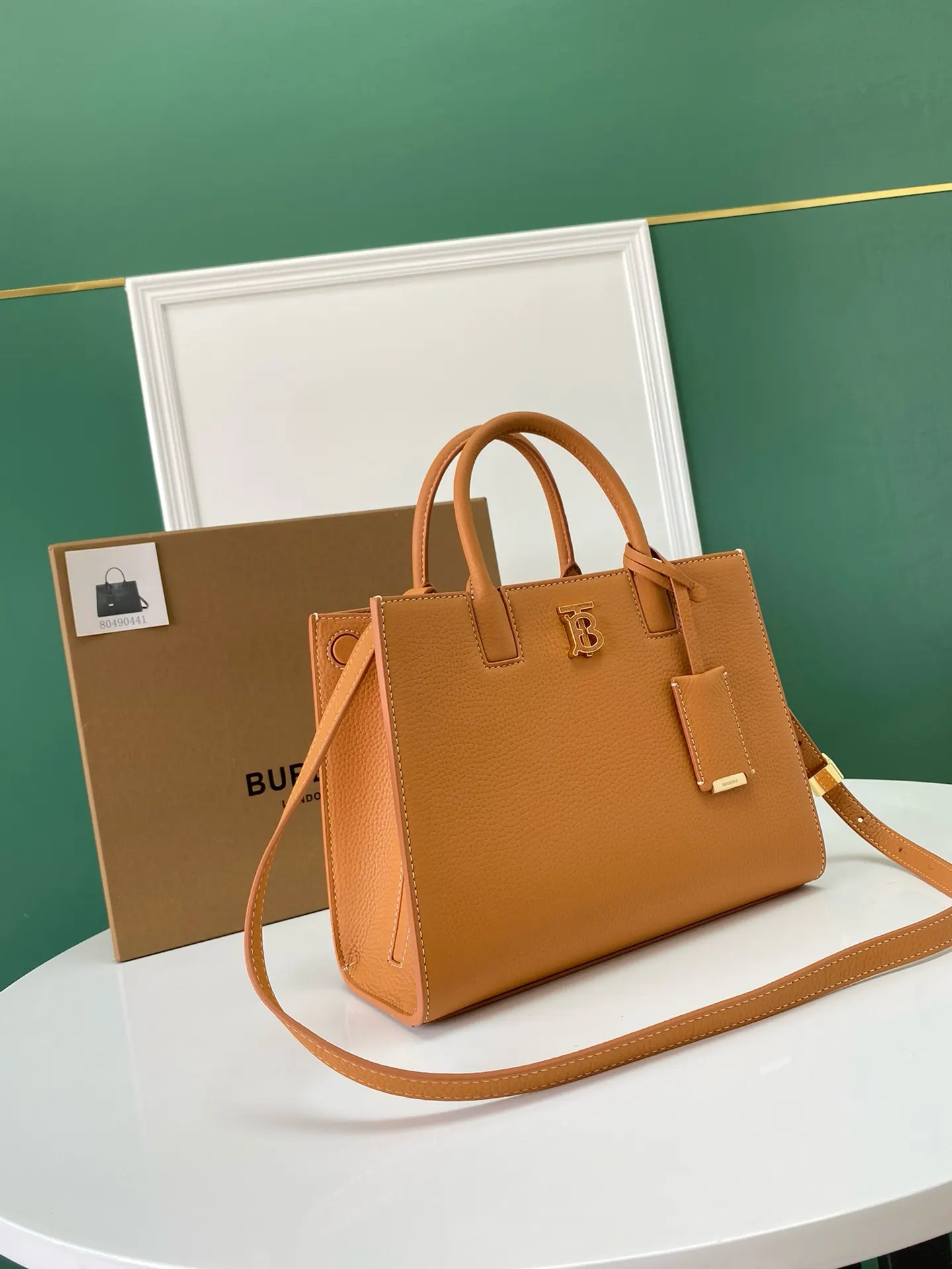 Burberry 小牛皮 托特包 大容量托特款