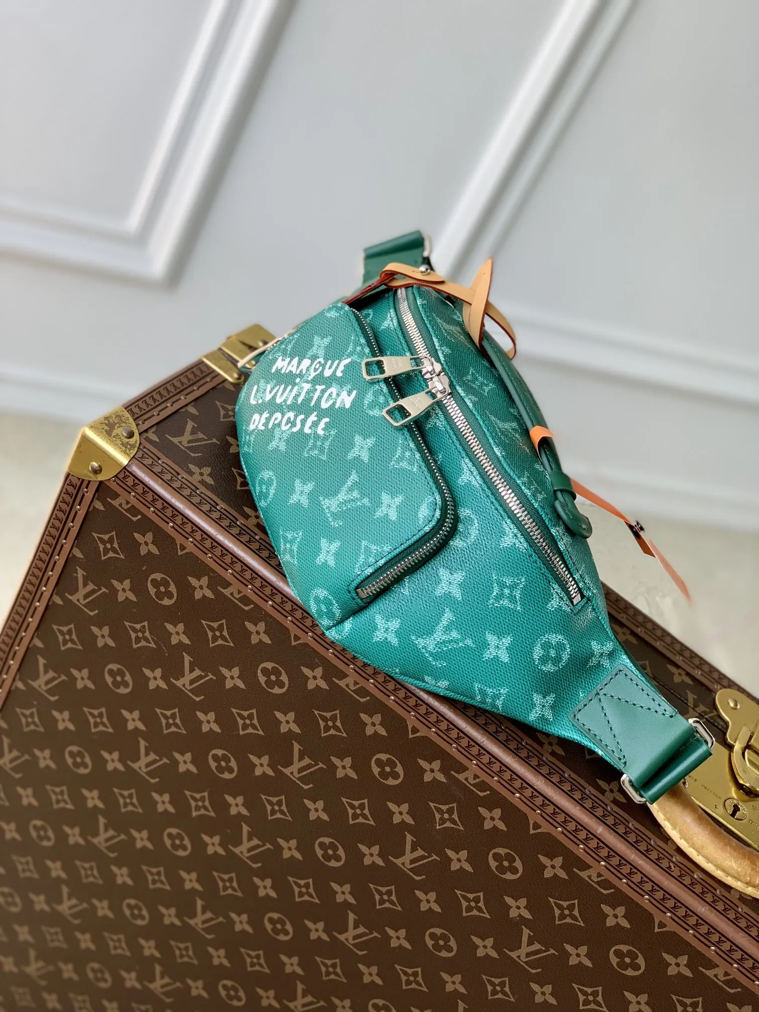 LV 帆布 绿花 本款 Rush 腰包取材 Mono 休闲腰包款