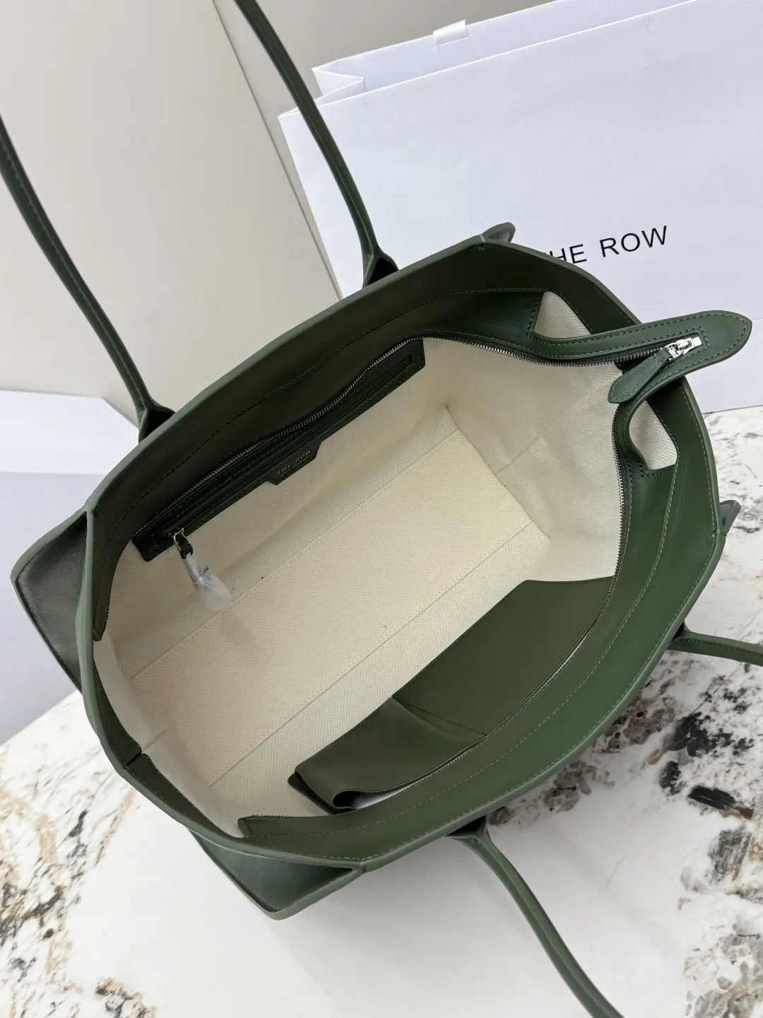 銀色 小牛皮 托特包 大容量托特款