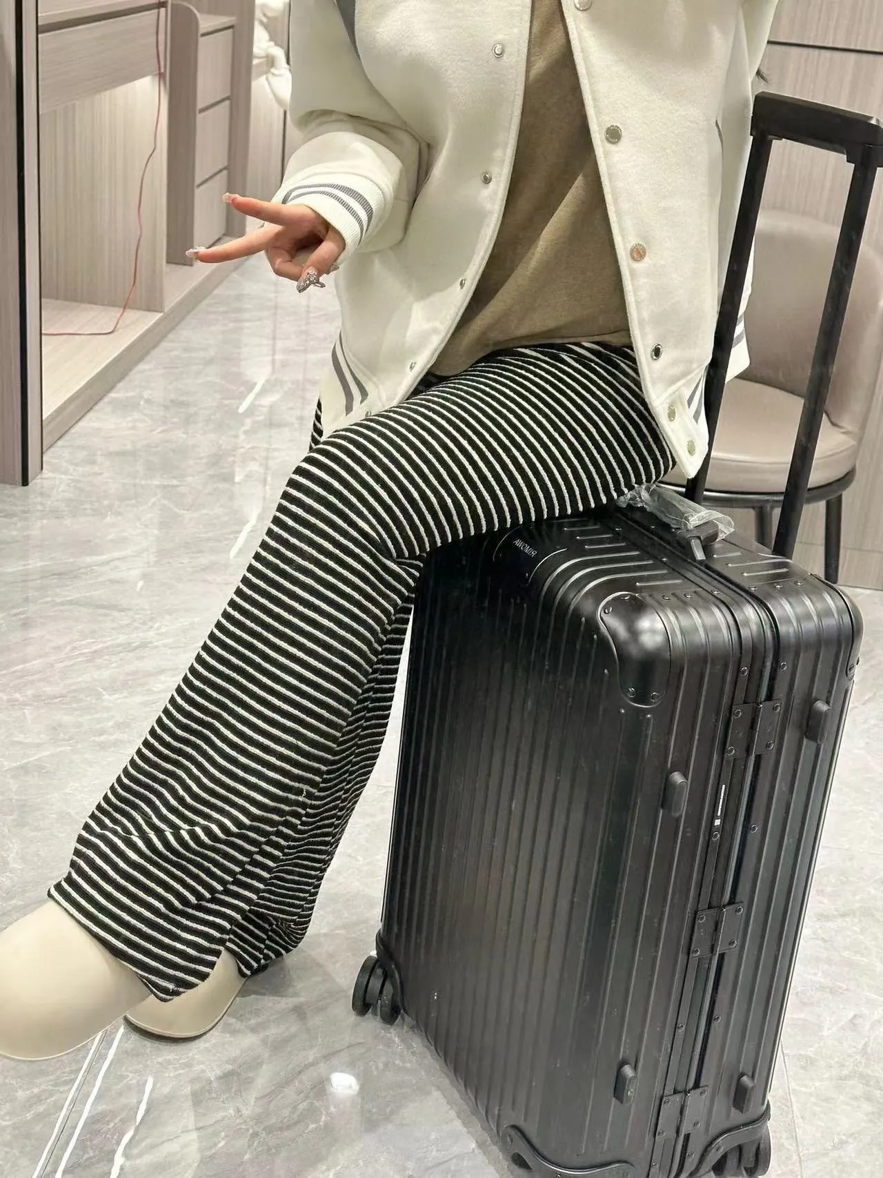 黑色 銀色 Tsa国际海关锁通网国际畅通无阻 行李箱 旅行拉杆款 輕便出行款