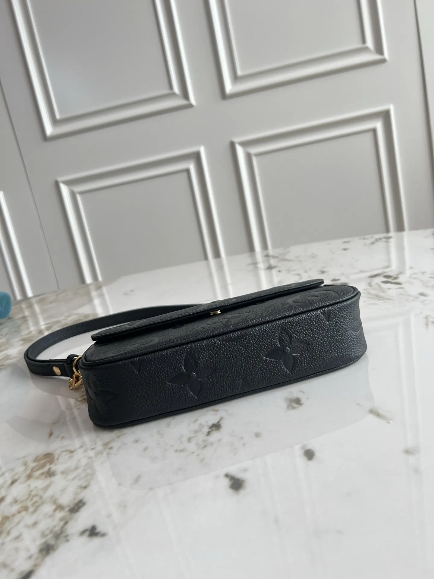 Louis Vuitton M82154 黑色 Monogram 链条包
