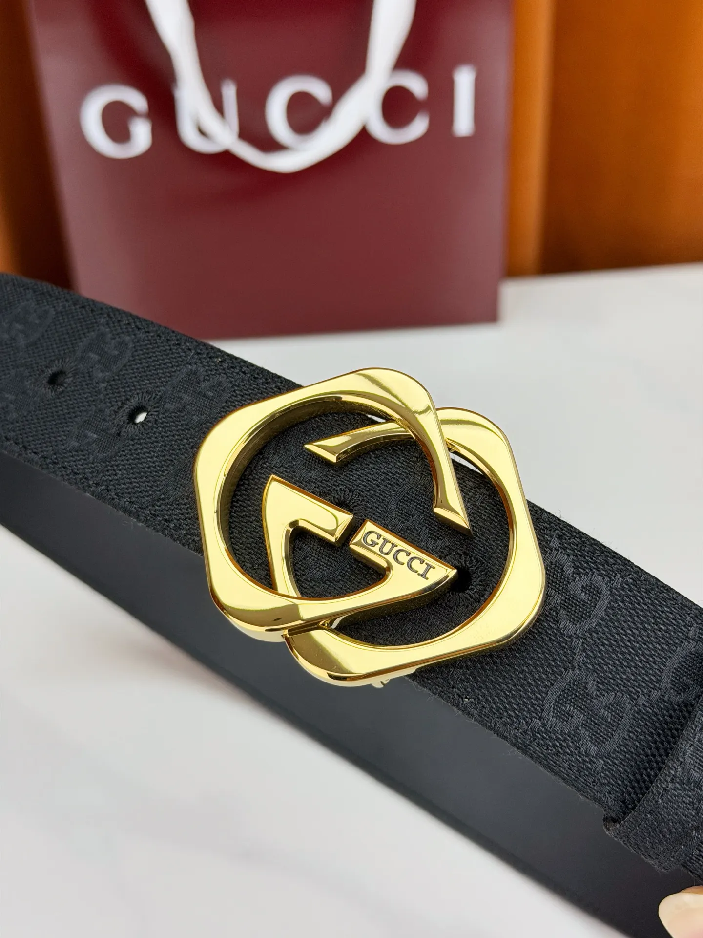 Gucci 双G扣牛皮双面腰带 商务休闲款 老花