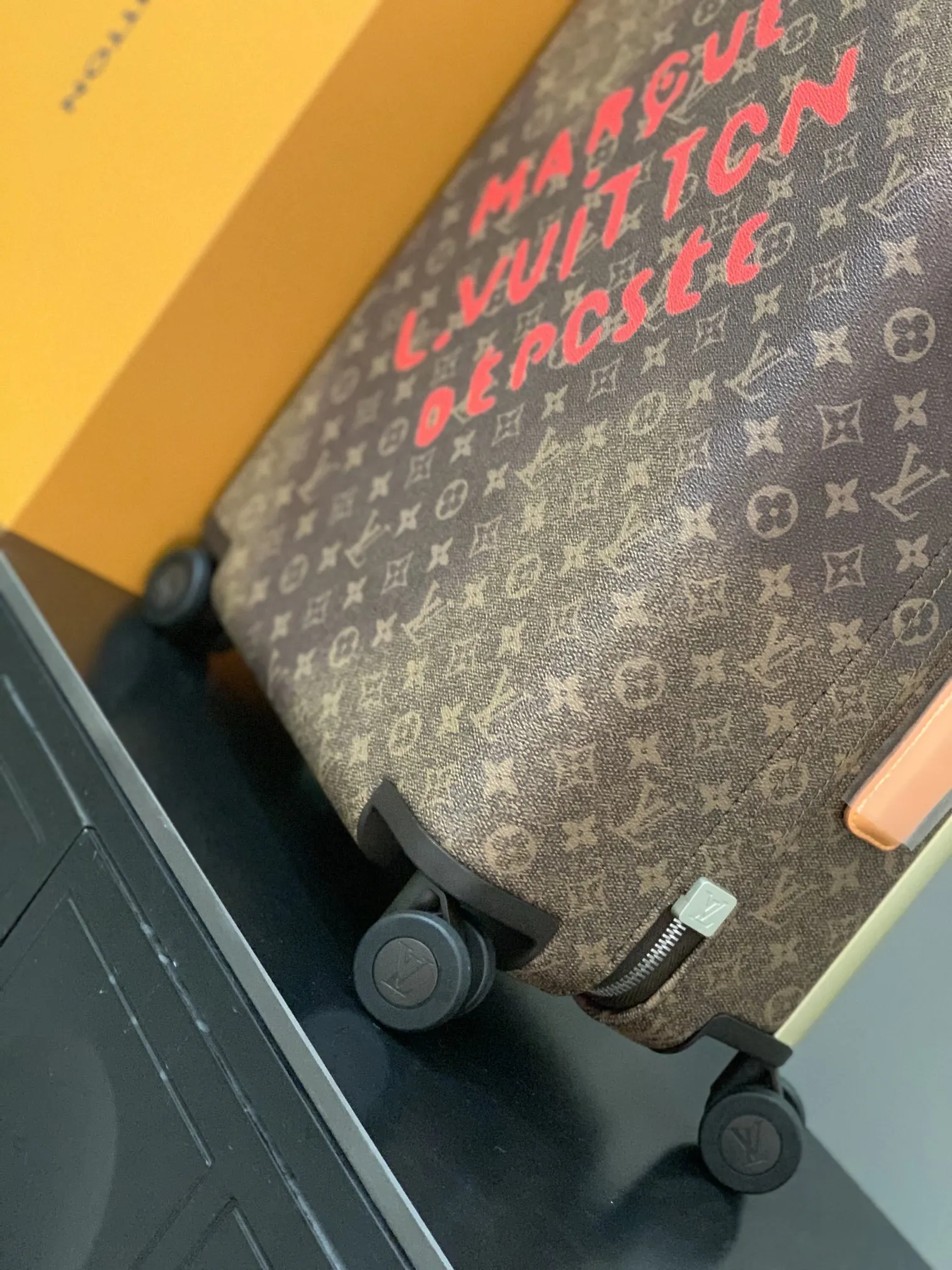 灰色 銀色 拉杆真皮包裹 行李箱 旅行拉杆款 輕便出行款