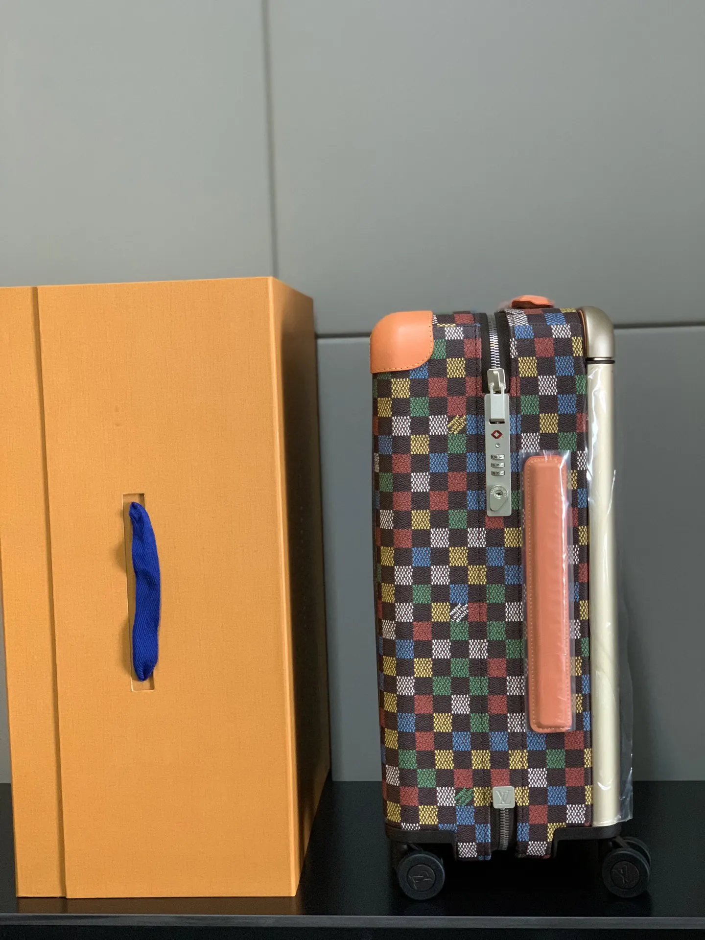 灰色 銀色 拉杆真皮包裹 行李箱 旅行拉杆款 輕便出行款
