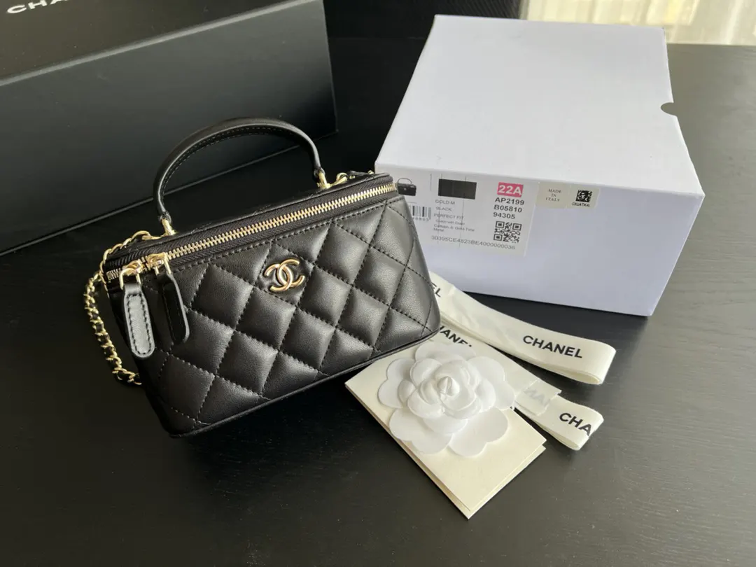 Chanel 19 Bag 黑色羊皮菱格链条包