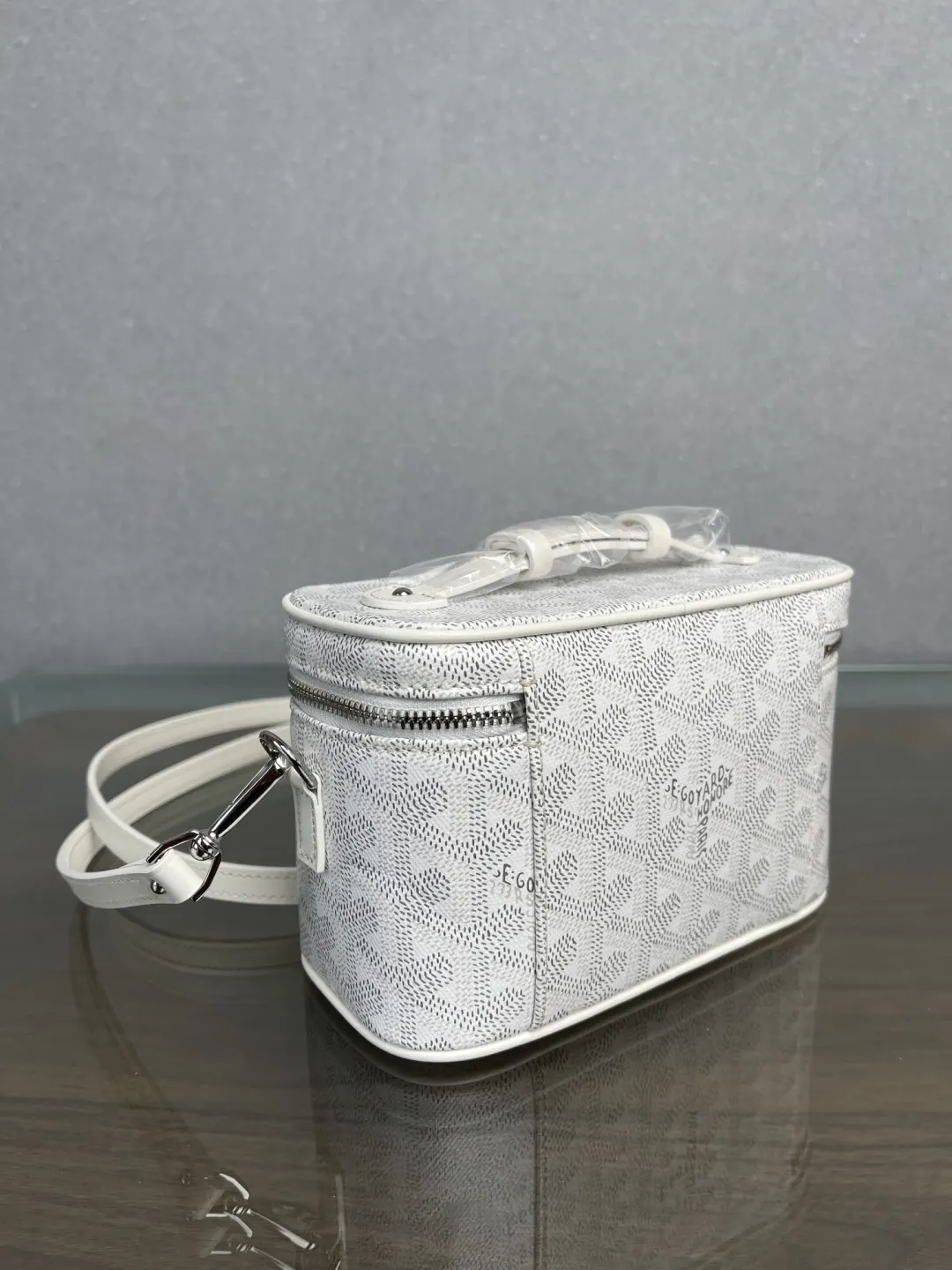 Goyard 白色 小牛皮 化妝包 便携收納款