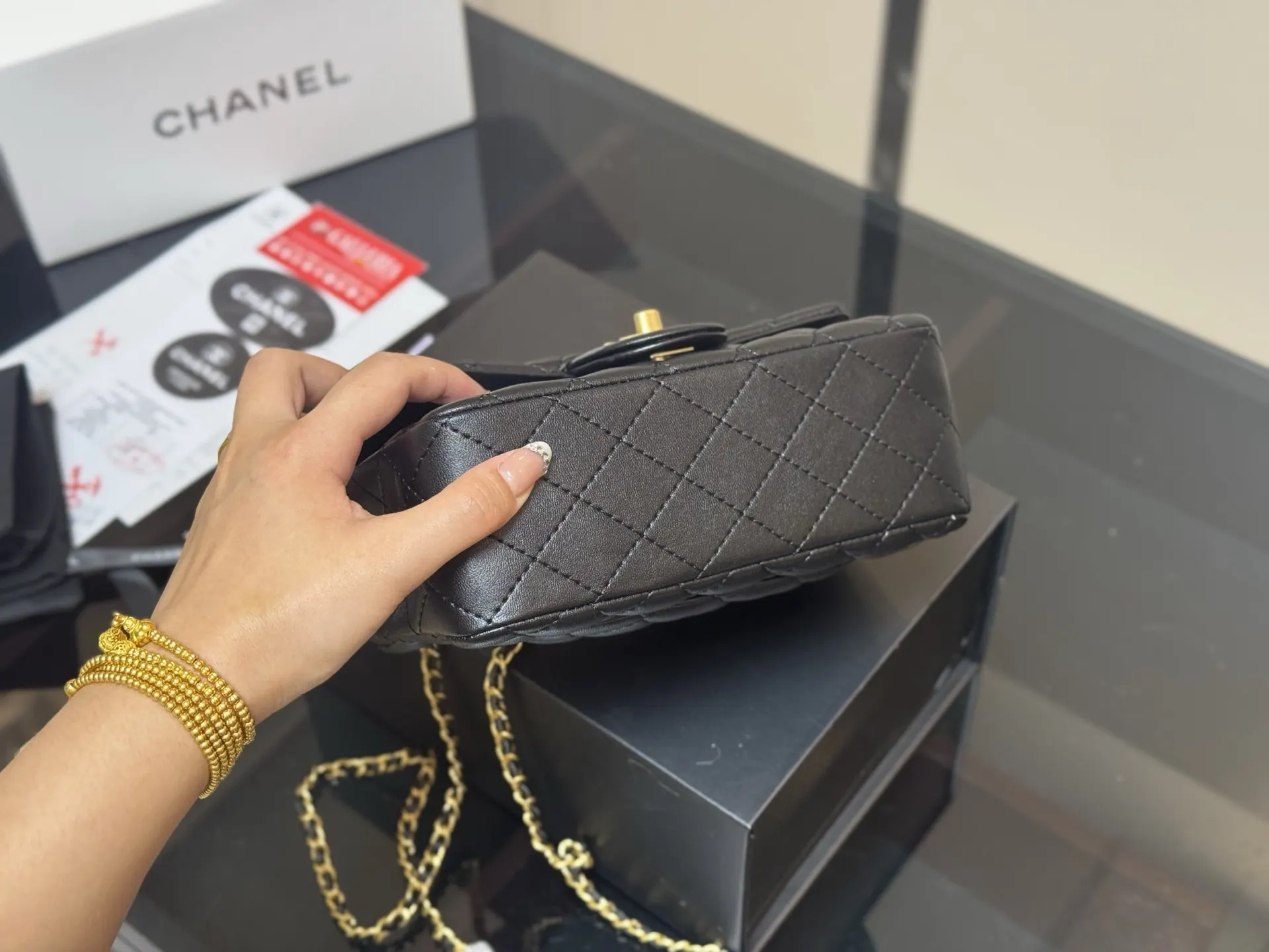 CHANEL 双c方 斜背包 輕便斜挎款(數字9) CHANEL 双c方 斜背包 輕便斜挎款(數字9)