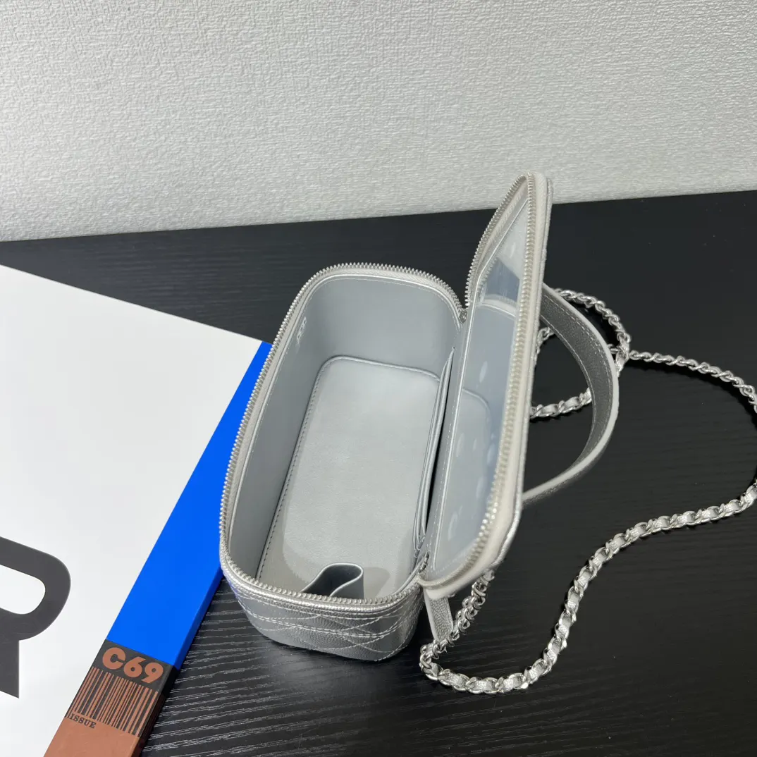 Chanel 小牛皮链条包 单肩斜挎 复古
