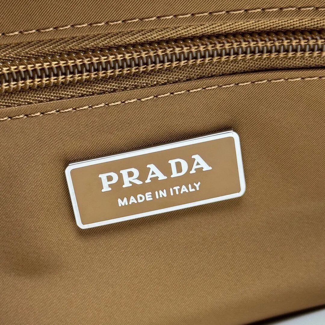 Prada Re-Nylon 尼龙 皮革 邮差包 斜挎包