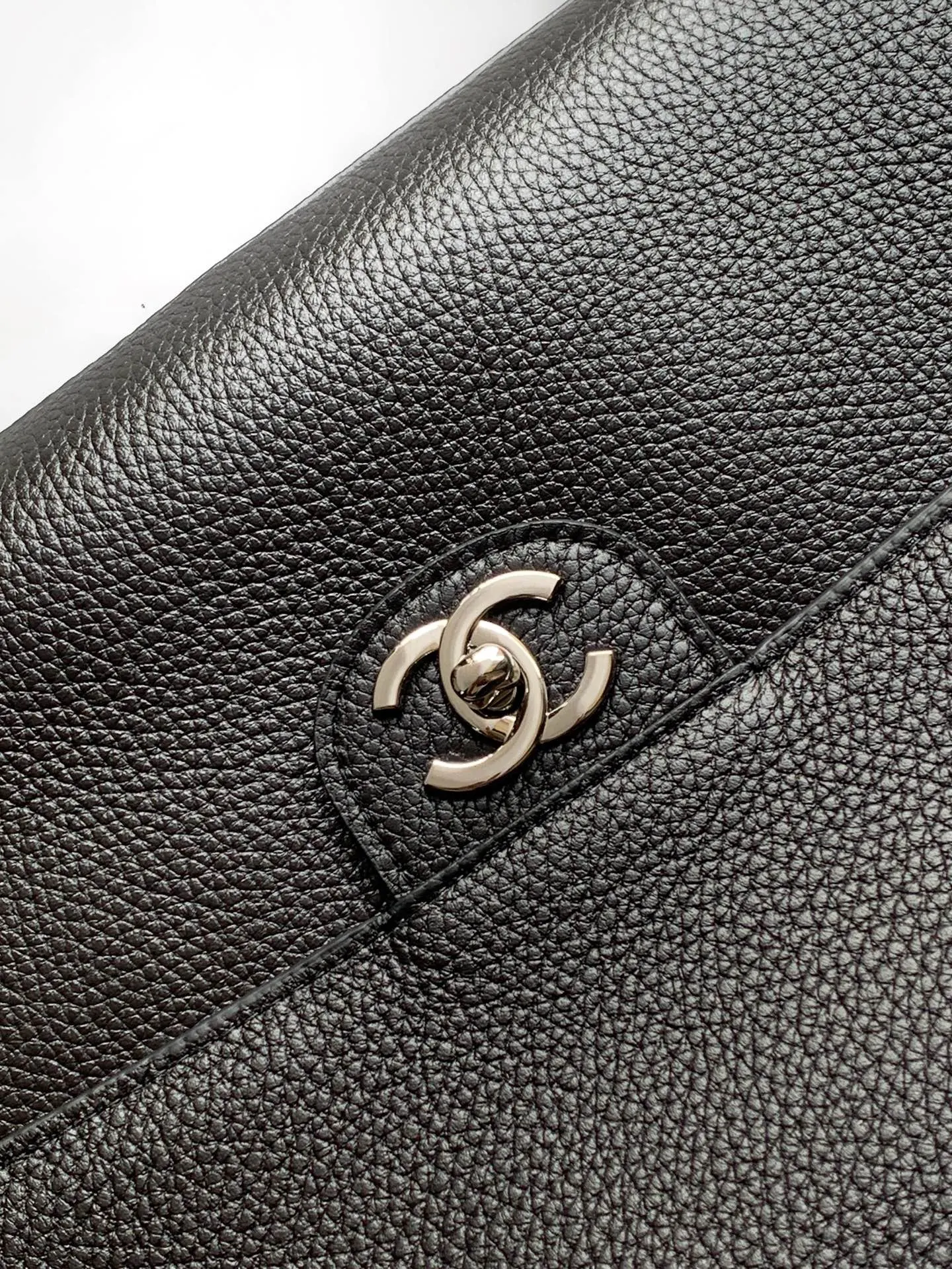 CHANEL 黑色 发 黑色 大號銀扣 春夏系列 腋下包 復古腋下背款