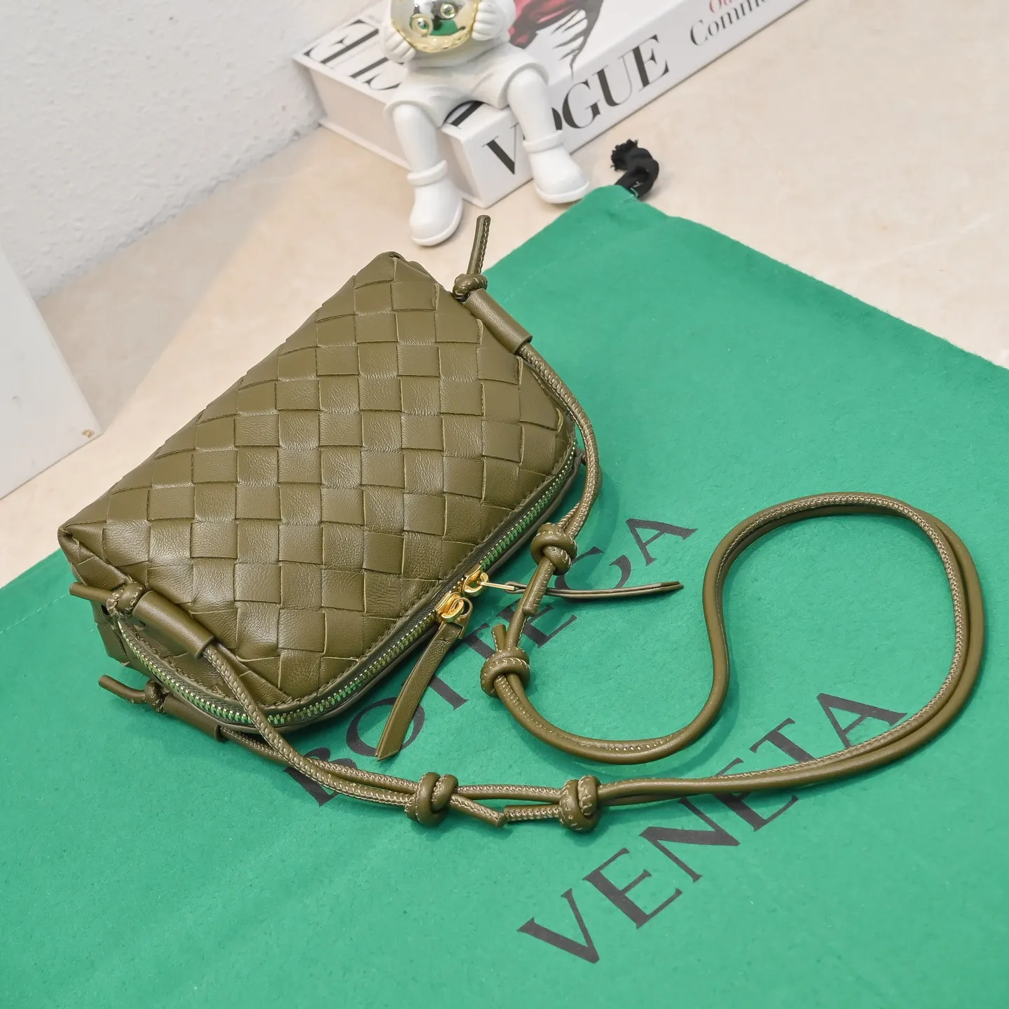 Bottega Veneta 腋下包 復古腋下背款