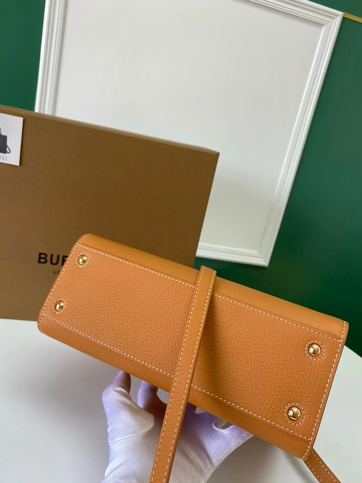 Burberry 小牛皮 托特包 大容量托特款