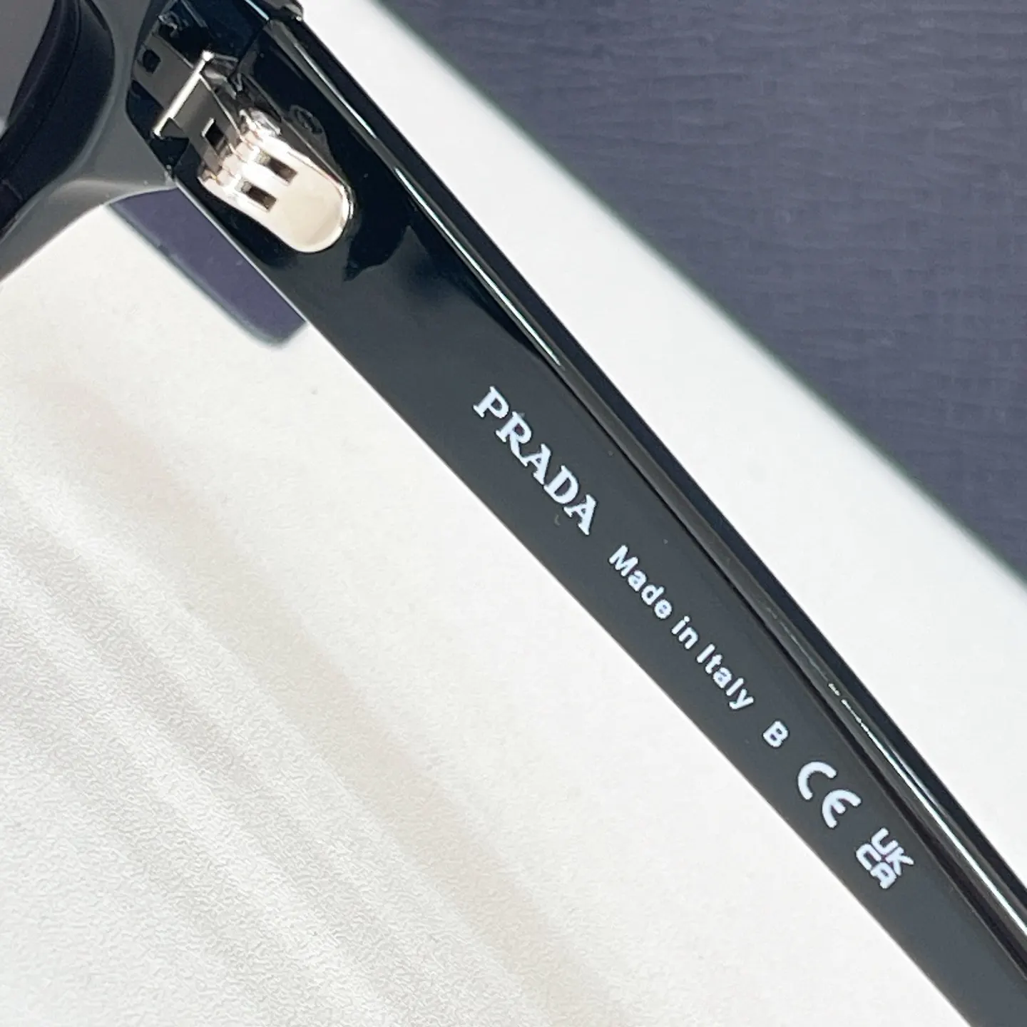 Prada SPR C08S 太阳镜
