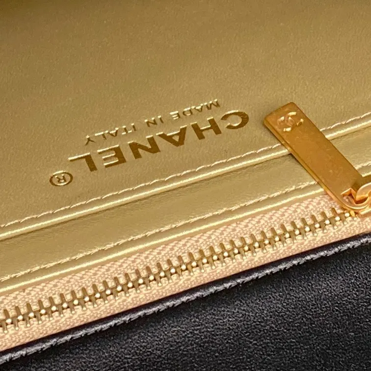 CHANEL 金色 羊皮 链条包 精致链条款