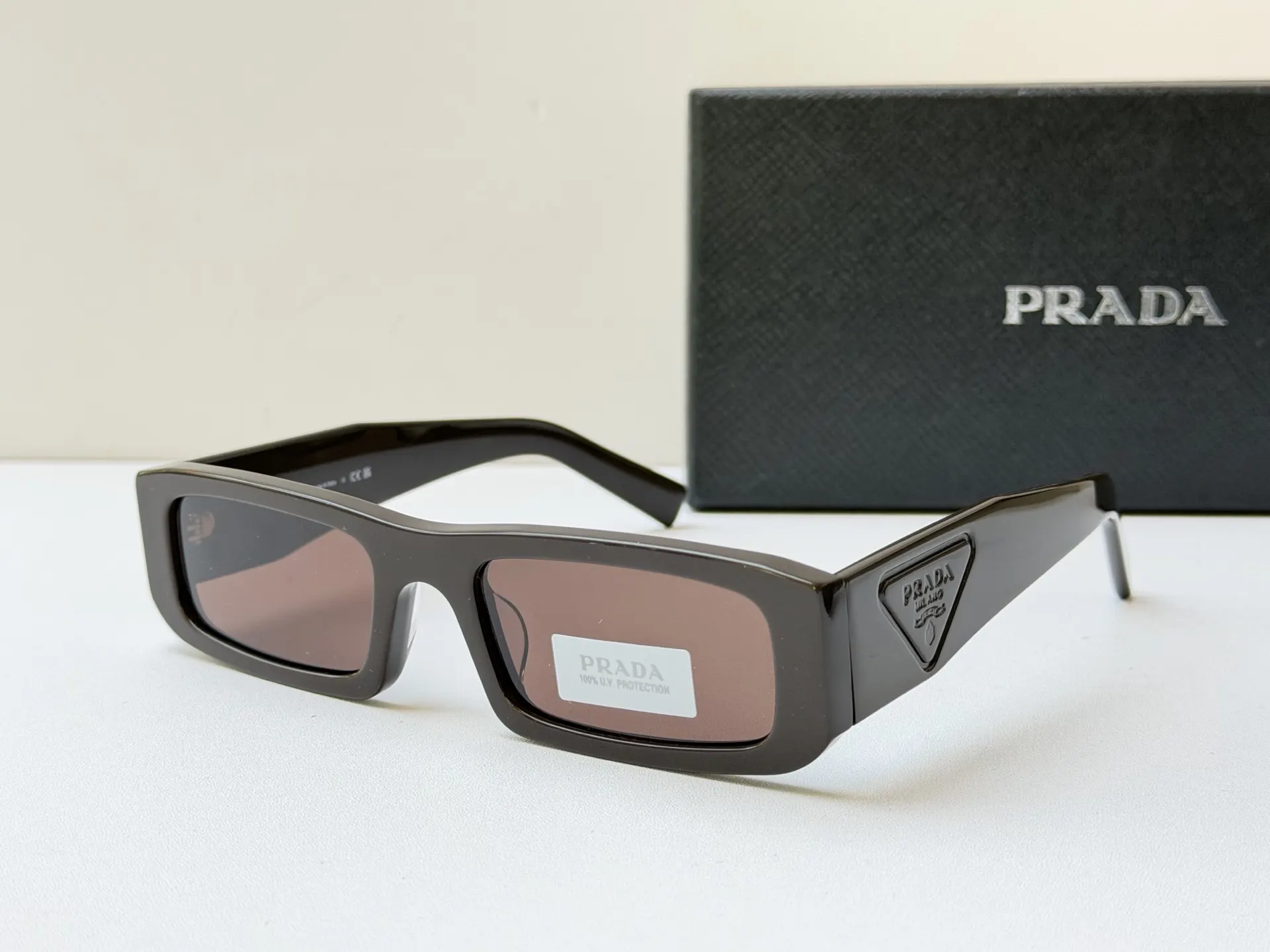 Prada 墨镜 时尚防晒款 款6