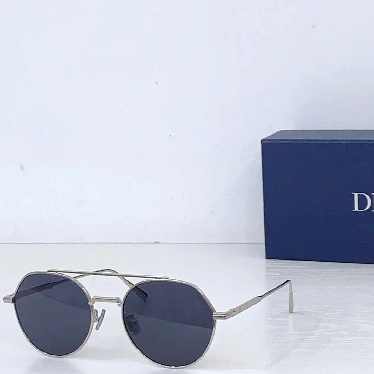 Dior 紫色渐变太阳镜 轻奢遮阳款