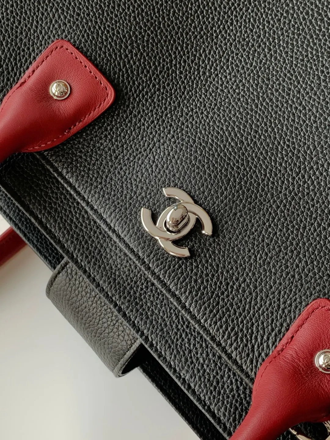 Chanel Tote Bag Leather