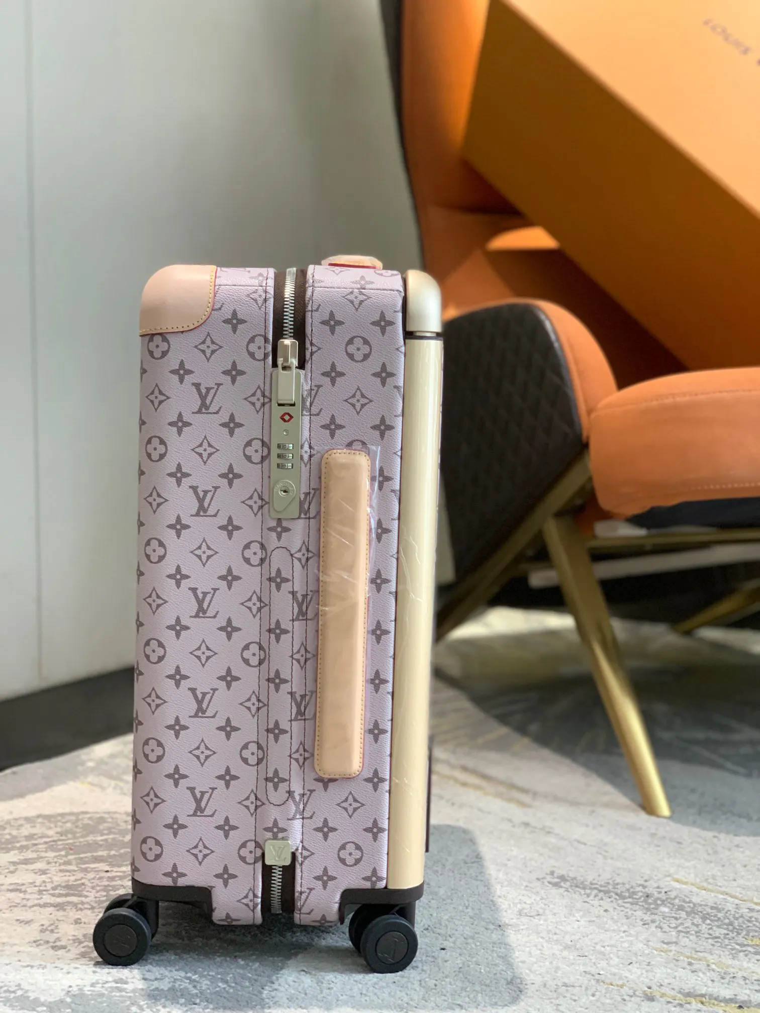 LV 银色 开学活动来了 拉杆真皮包裹 行李箱 旅行拉杆款 轻便出行款