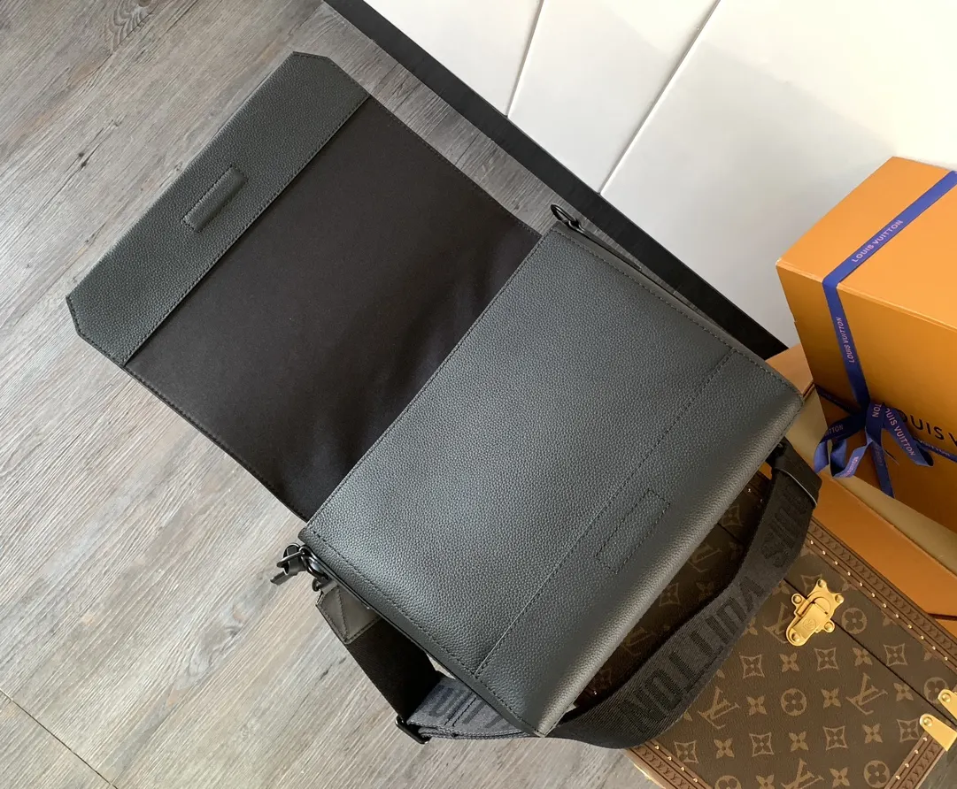 LV 黑色 藍色 牛皮 收納包 旅行收納款