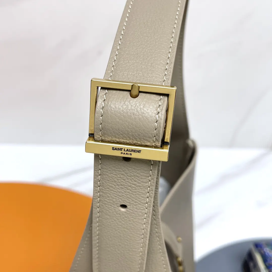 YSL LE 5A7 腋下包 精選款(數字6) YSL LE 5A7 腋下包 精選款(數字6)
