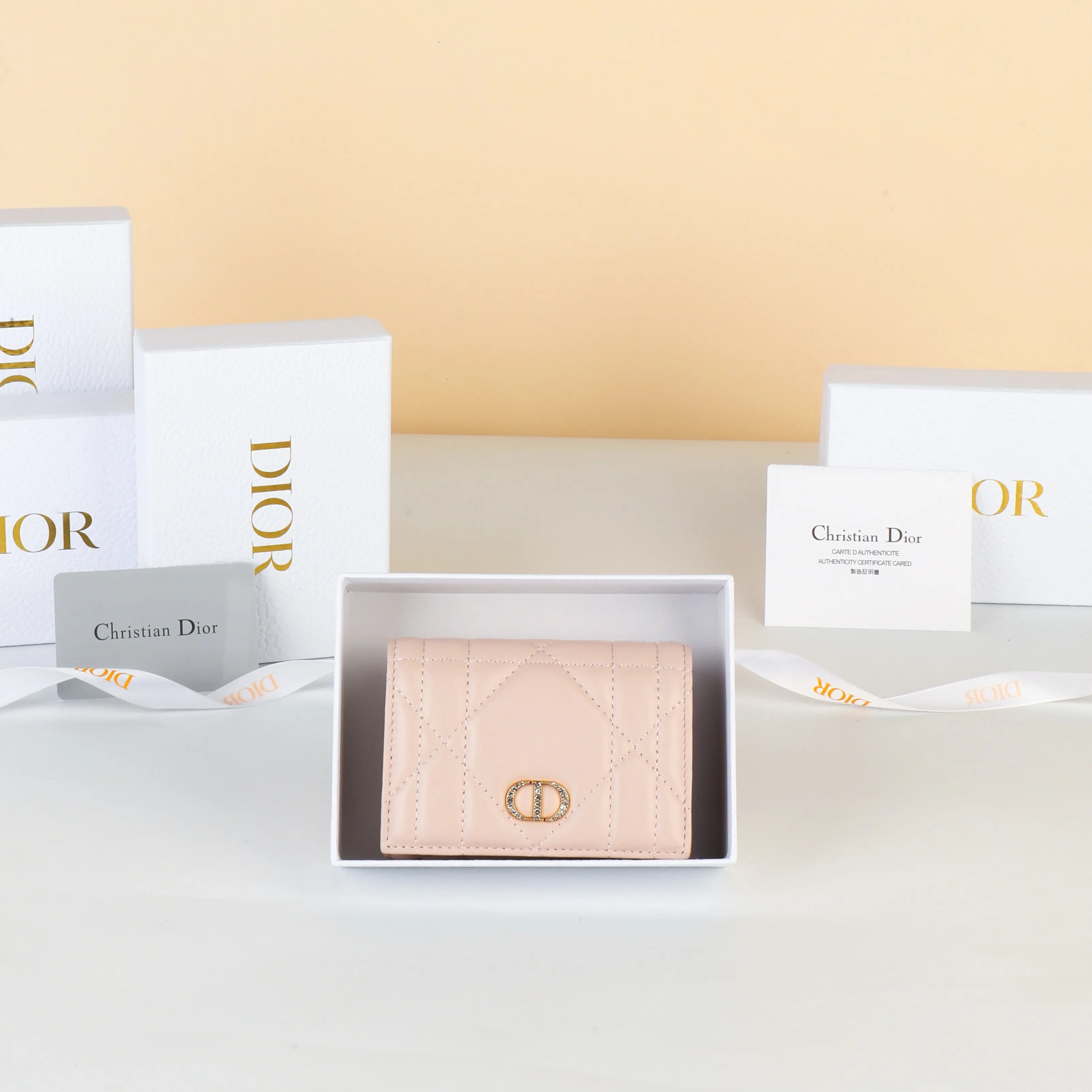 Dior Caro 米白色羊皮卡包 精致短款钱包