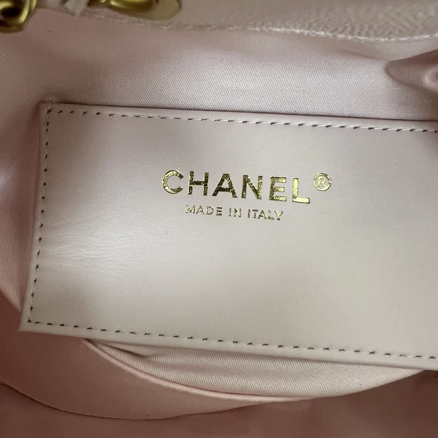 CHANEL 22 Bag 粉色牛皮链条包 小号款 复古款