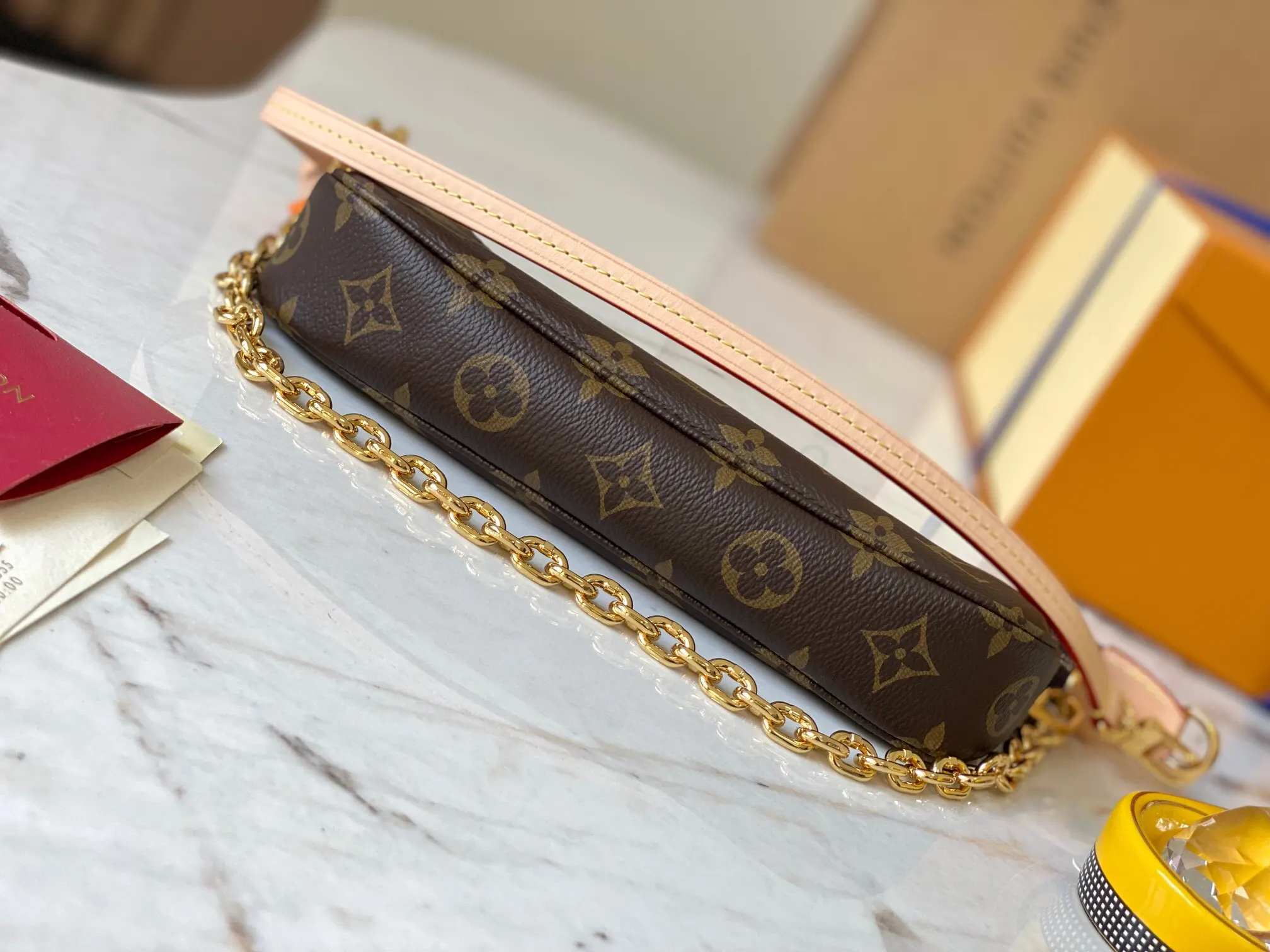 POCHETTE ACCESSOI 腋下包 復古腋下背款