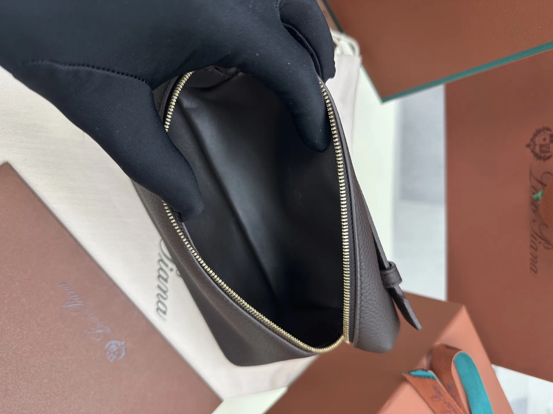 Crossbody Bag Lightweight Leather