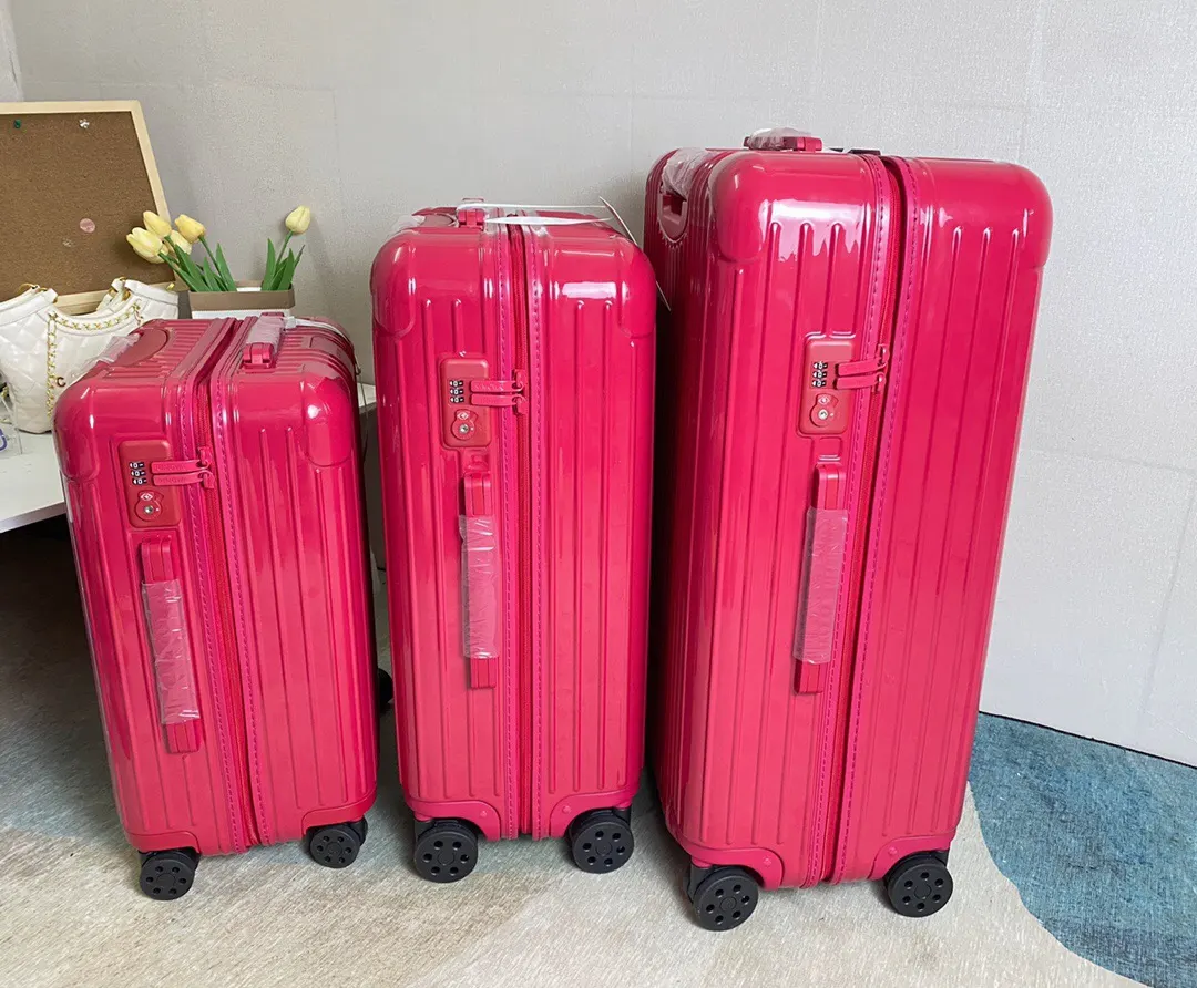 黑色 白色 旅行箱 拉杆箱 登机箱 RIMOWA 日默瓦Esse 行李箱 旅行拉杆款 輕便出行款