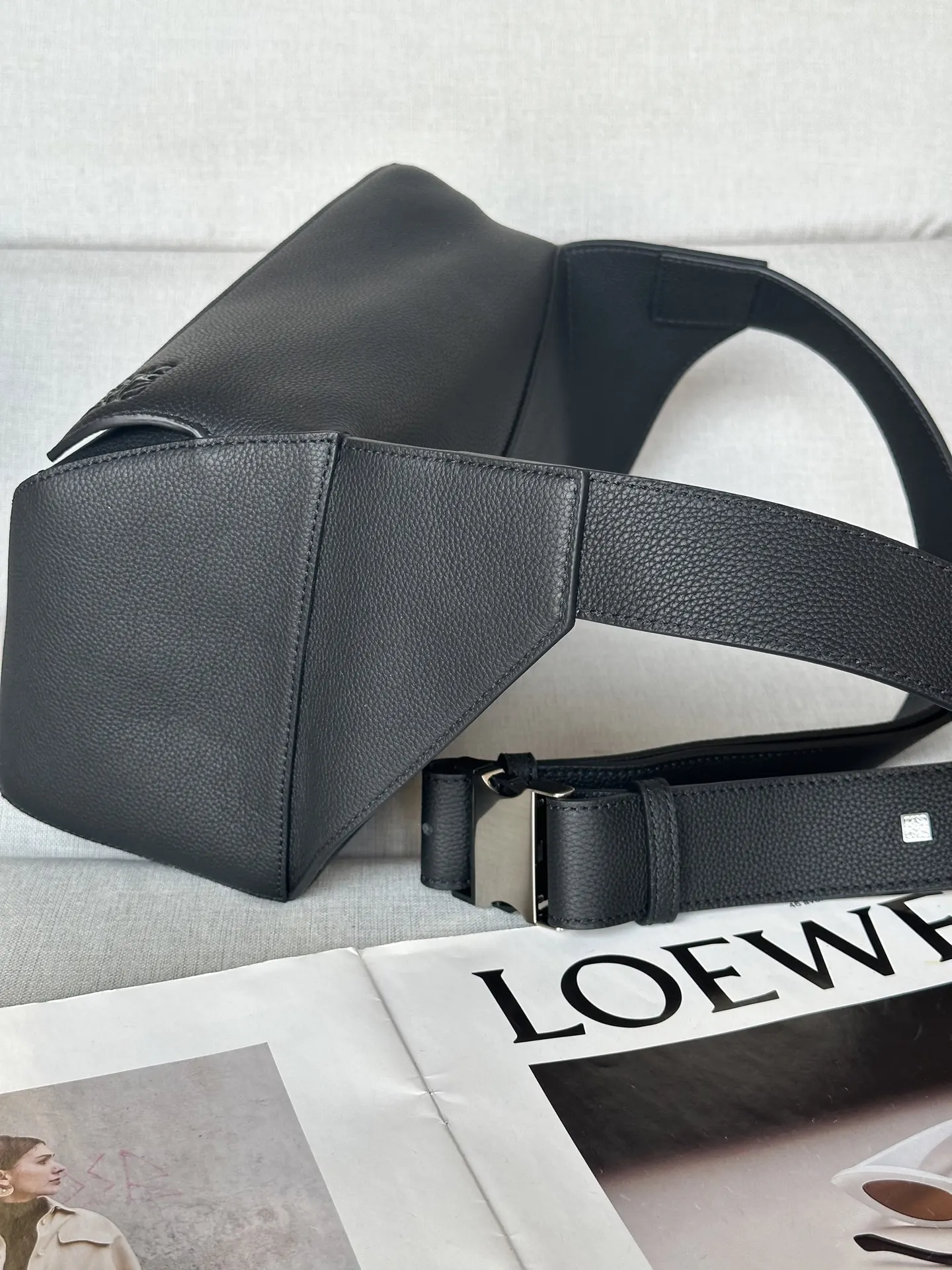 Loewe Puzzle 牛皮 腰包 休闲腰包款