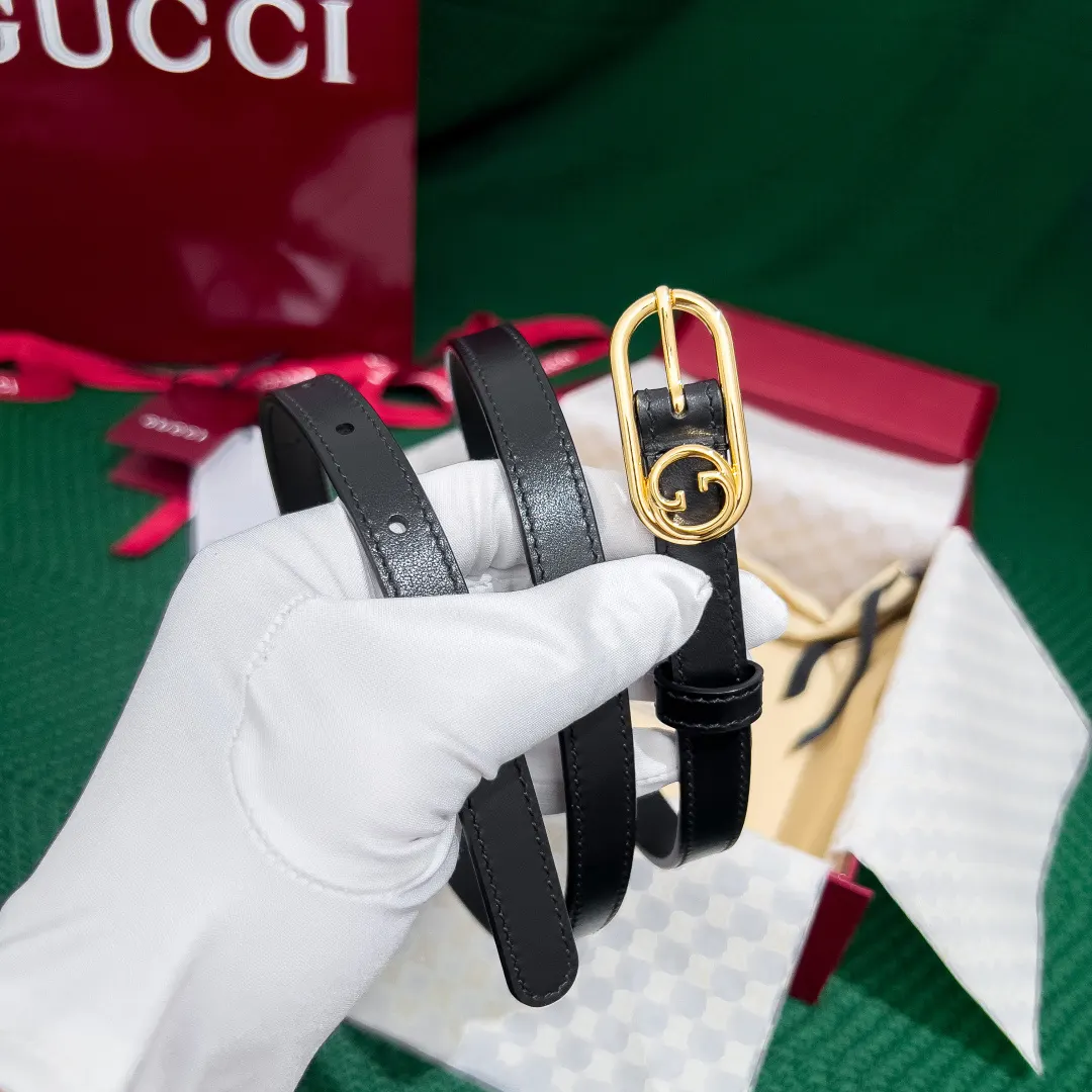 Gucci 双G扣牛皮腰带