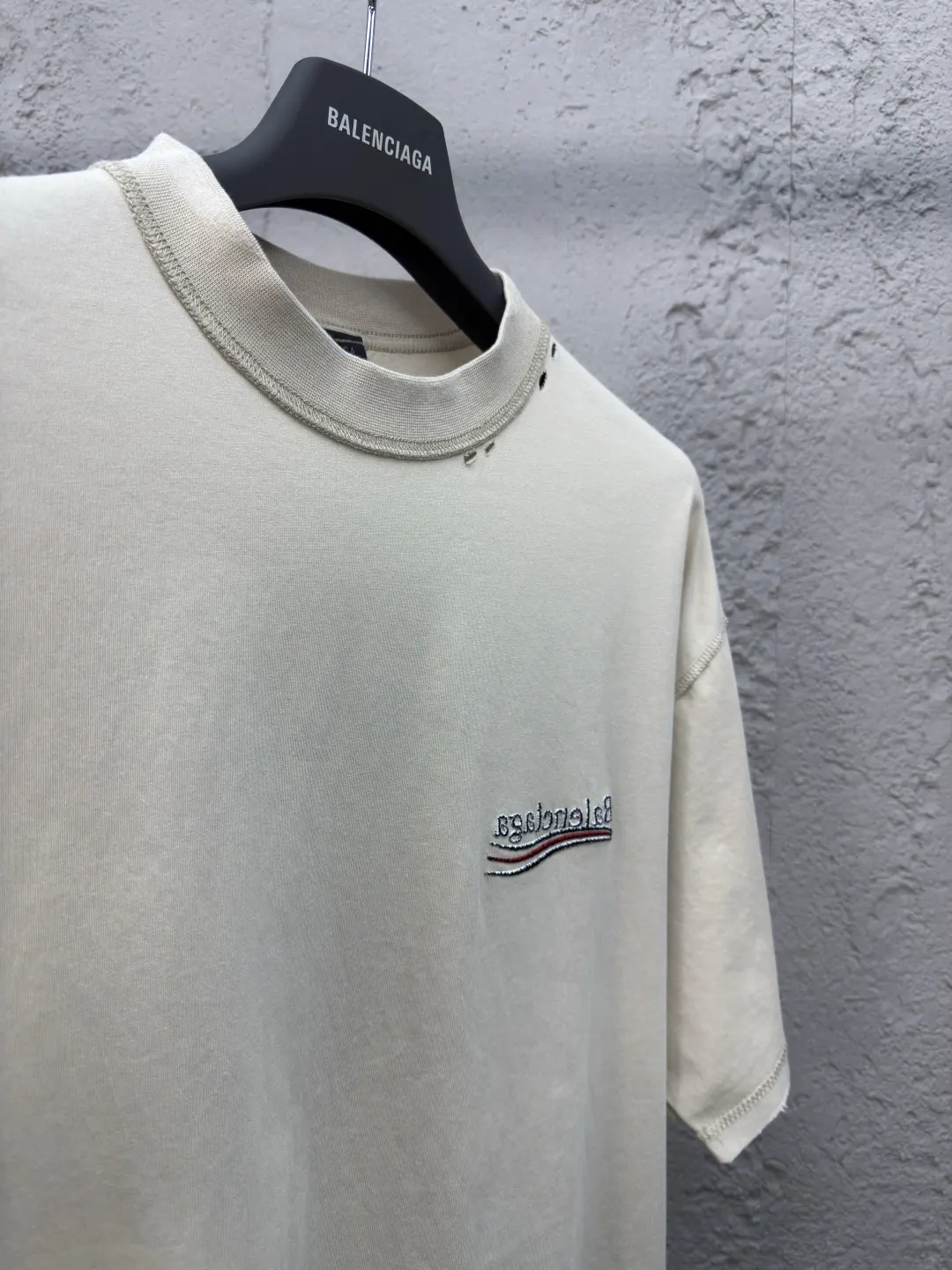 Balenciaga 杏色 短袖T恤(數字8) Balenciaga 杏色 短袖T恤(數字8)